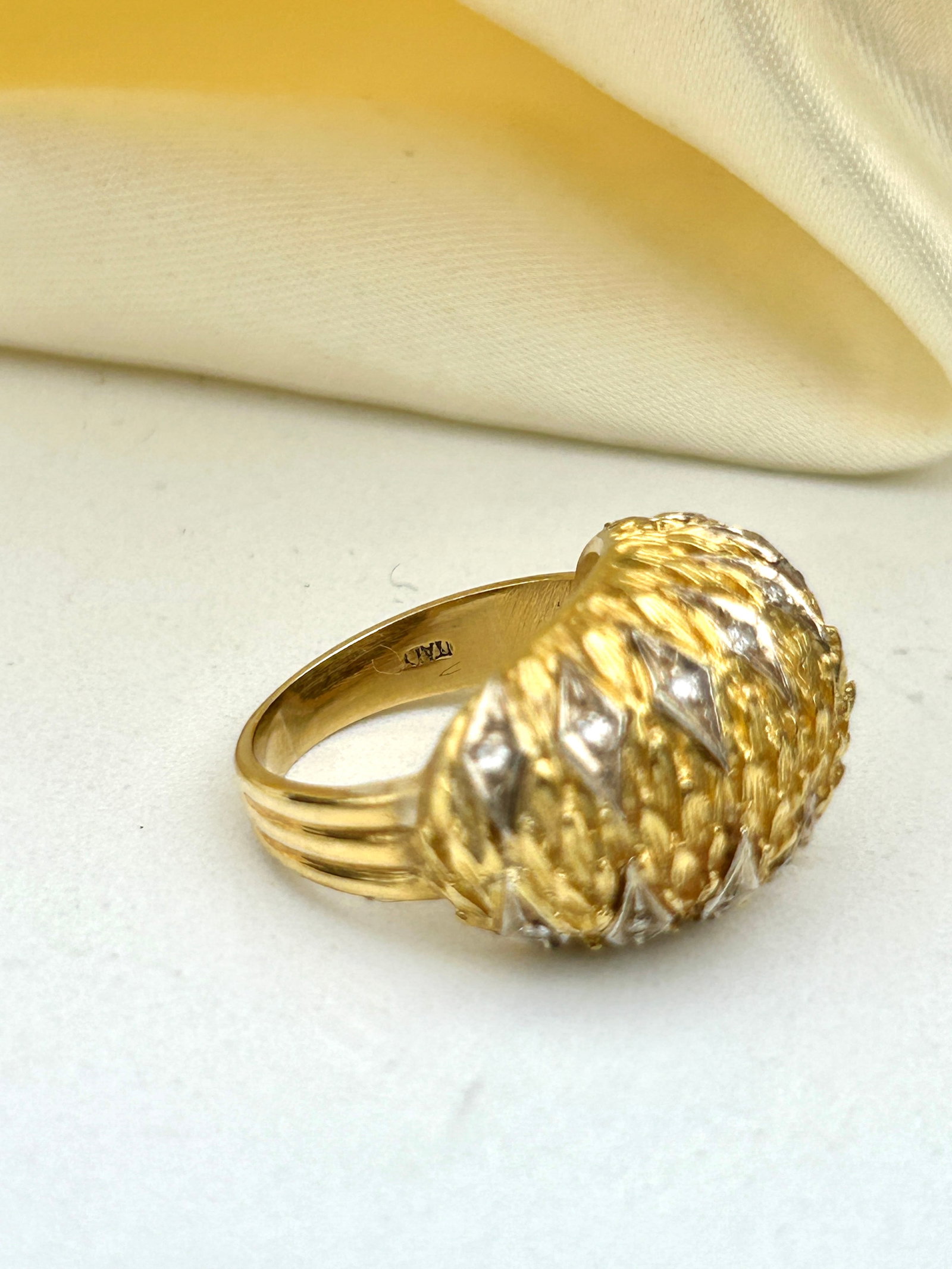 Amazing 18ct yellow gold and diamond designer bombe ring in box - 6