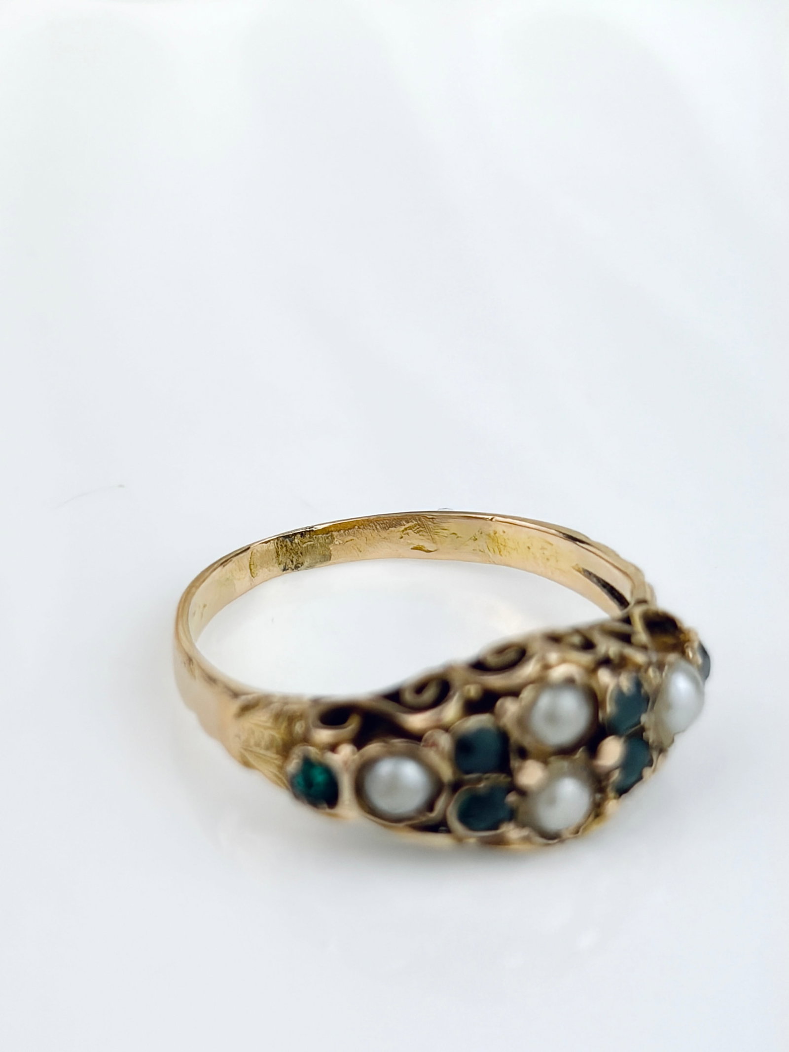 Antique Victorian 15ct Yellow Gold Pearl and Emerald Ring - 4
