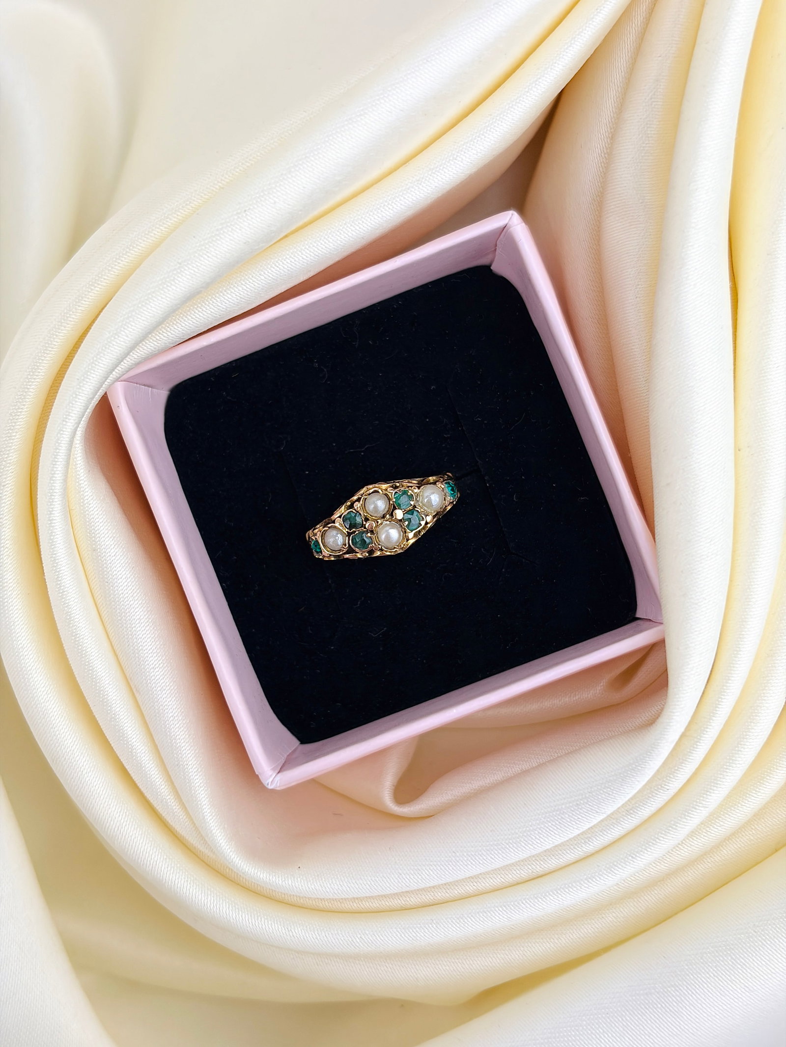 Antique Victorian 15ct Yellow Gold Pearl and Emerald Ring - 9