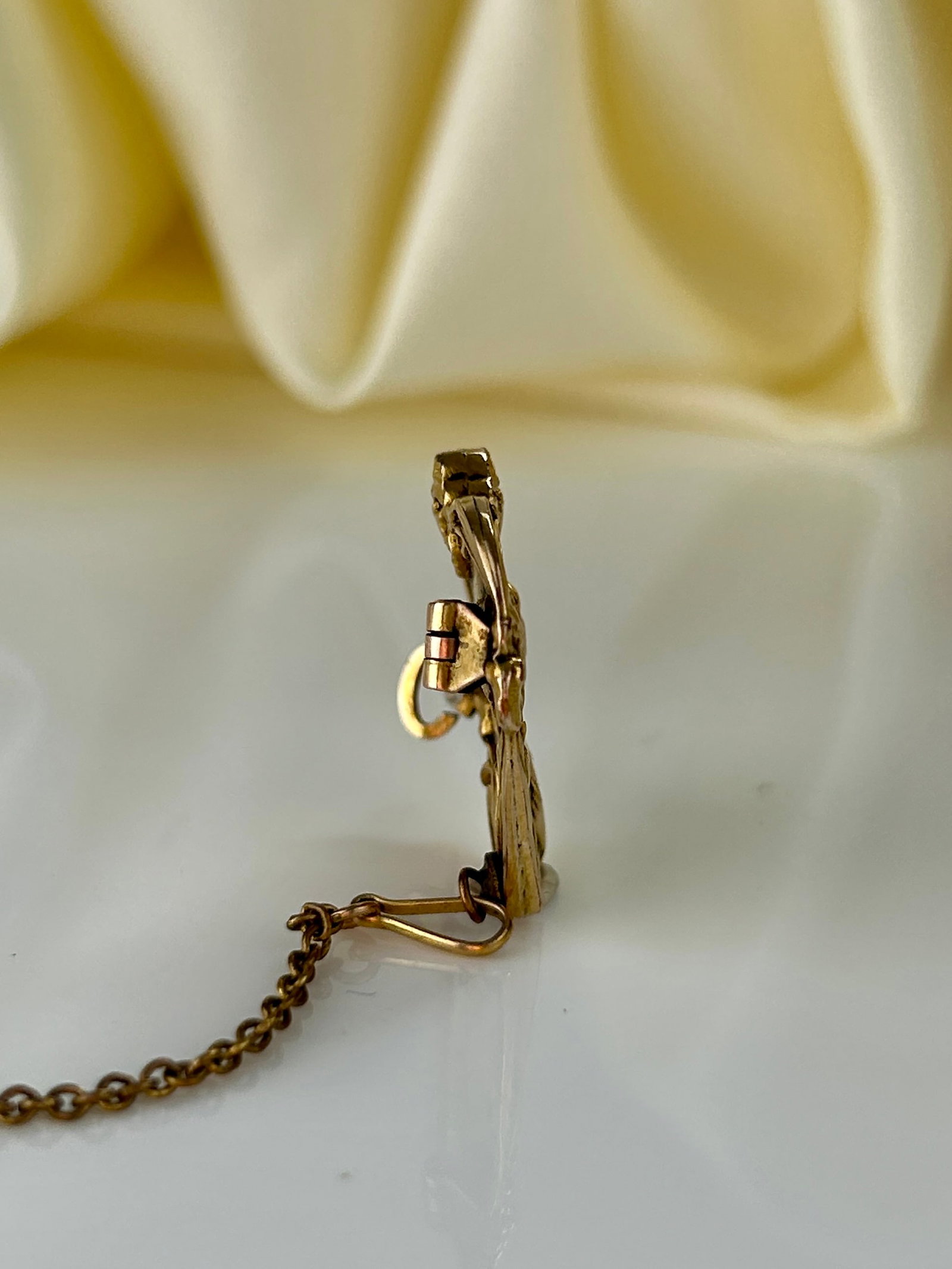 French Art Nouveau Heart Ornate Lady Brooch - 4