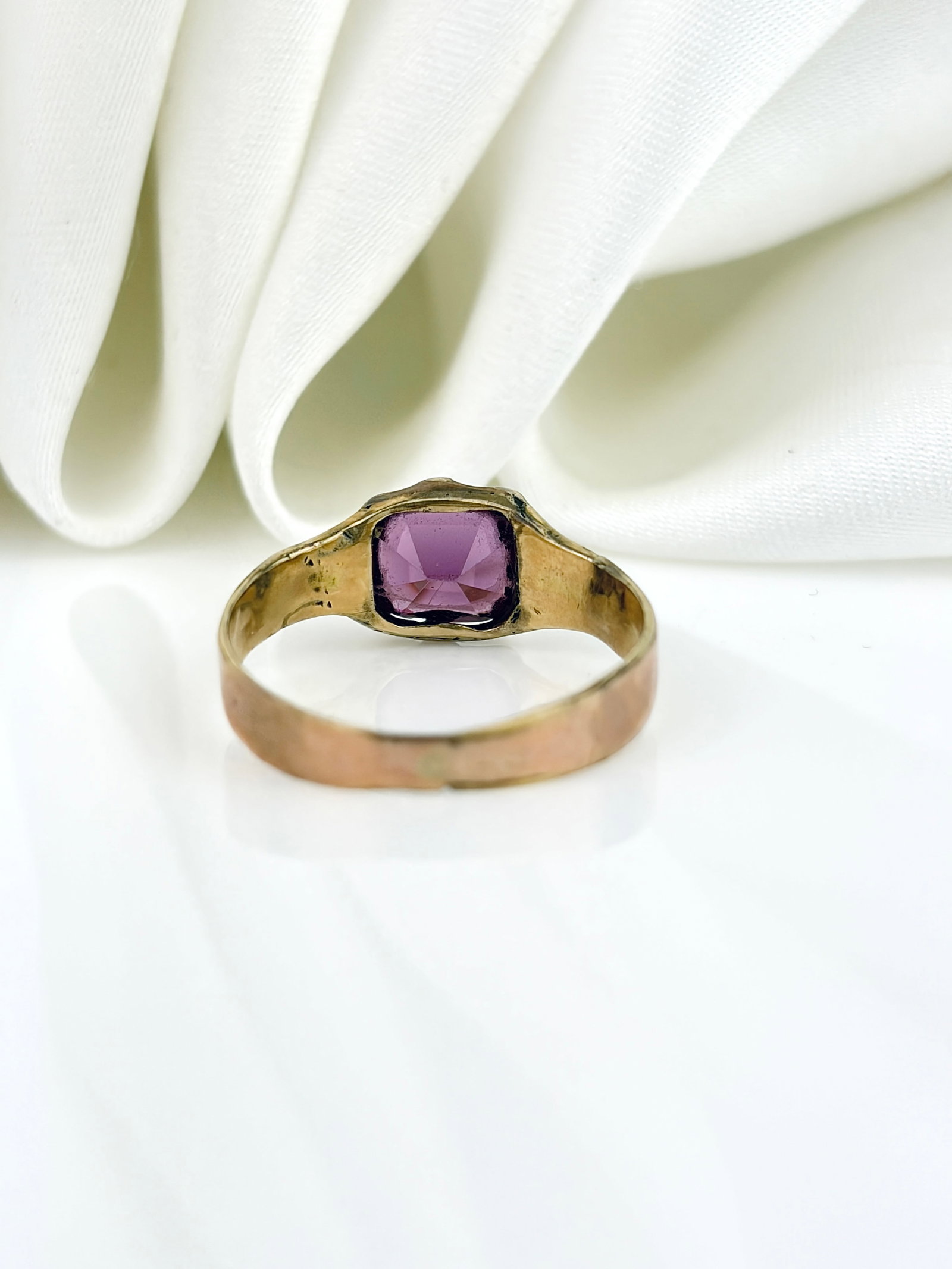 ANTIQUE ALMANDINE GARNET SOLITAIRE RING IN GOLD - 3
