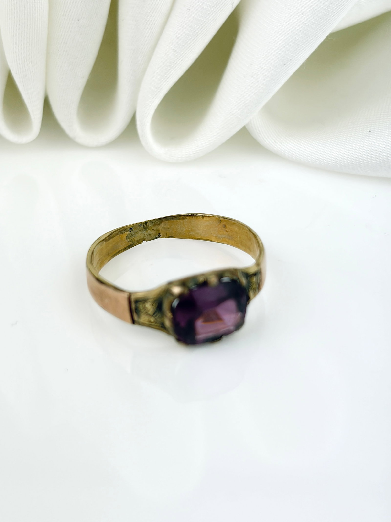 ANTIQUE ALMANDINE GARNET SOLITAIRE RING IN GOLD - 4