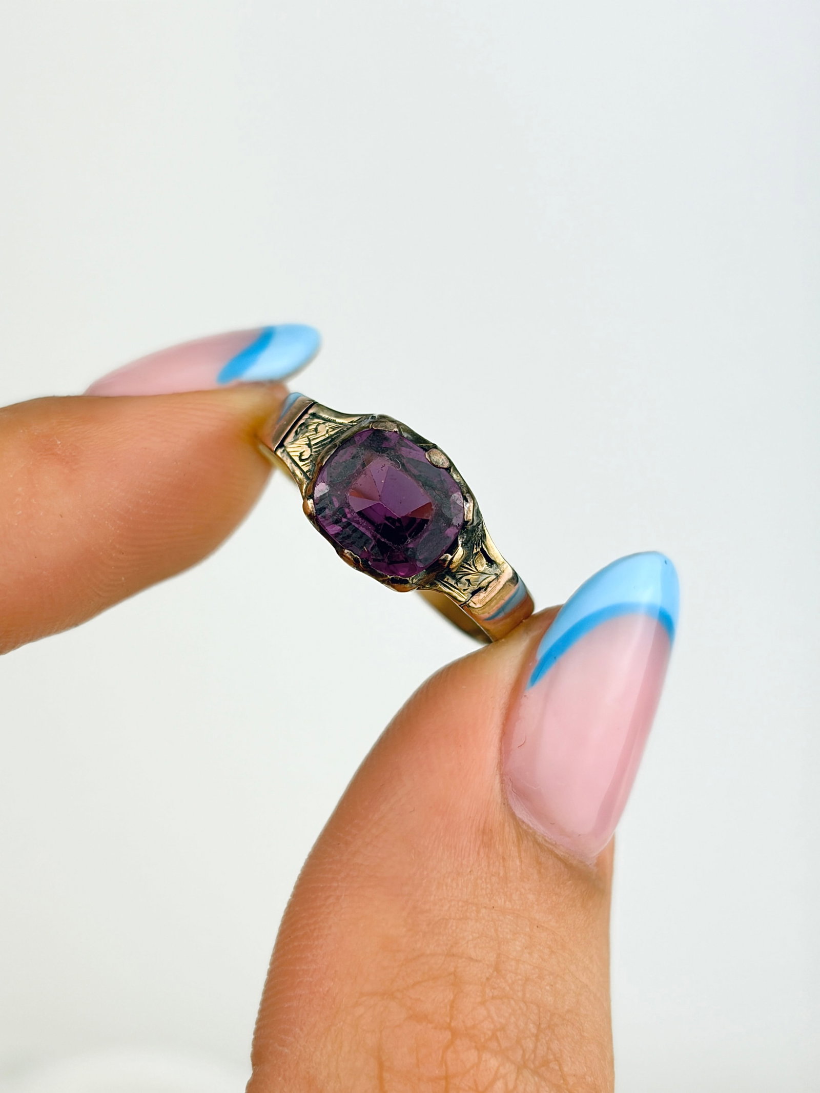 ANTIQUE ALMANDINE GARNET SOLITAIRE RING IN GOLD - 5