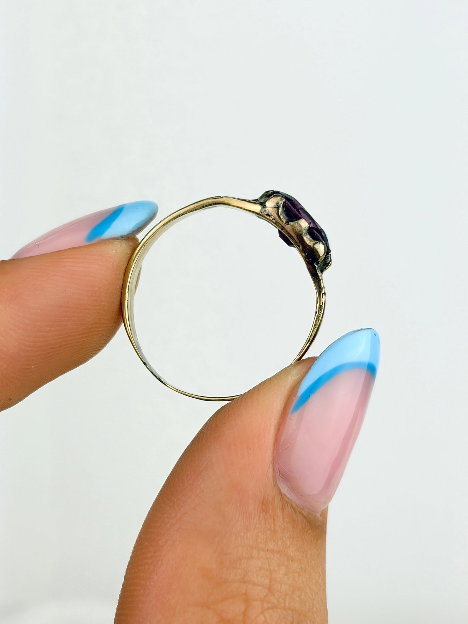 ANTIQUE ALMANDINE GARNET SOLITAIRE RING IN GOLD - 6