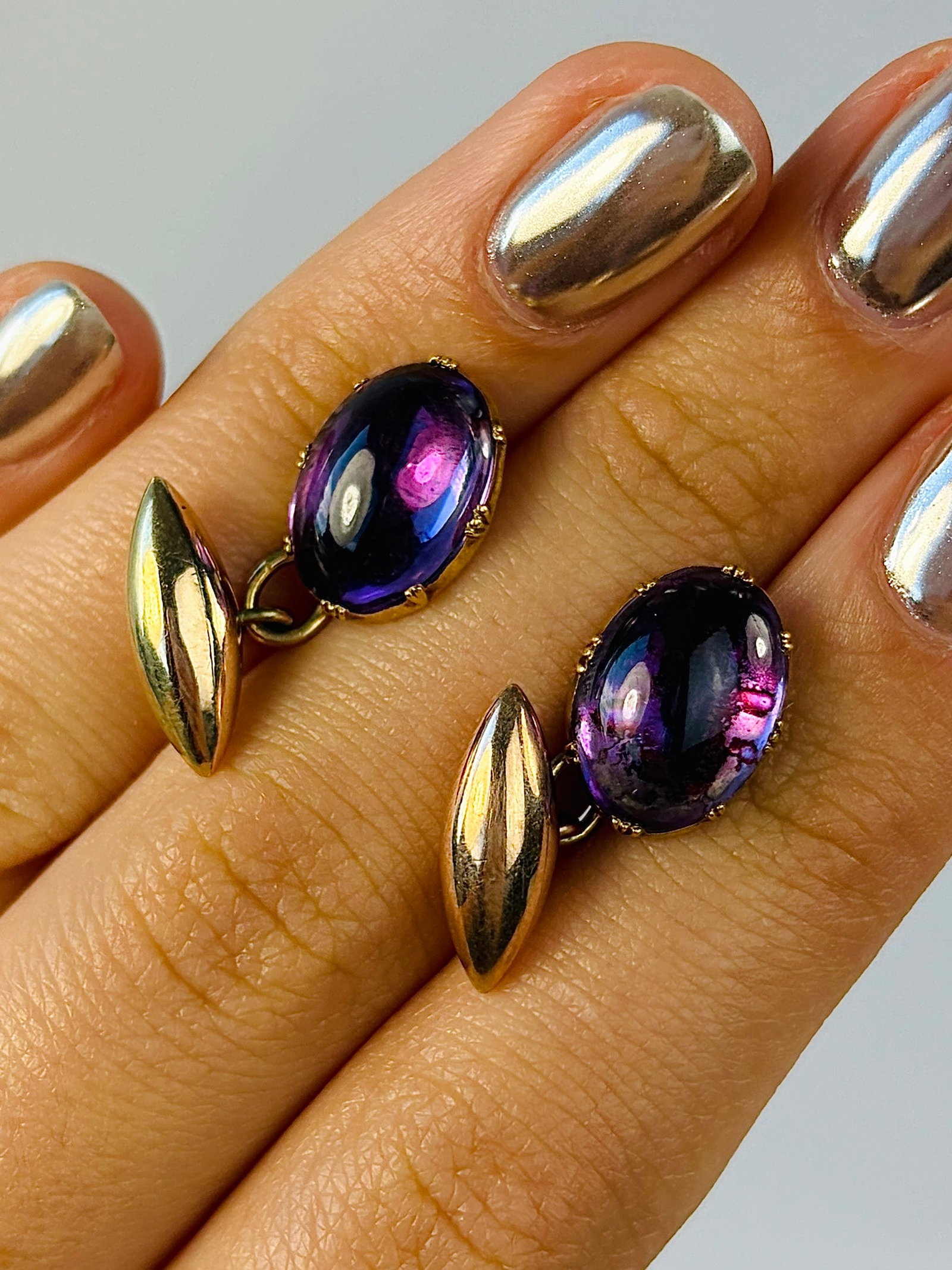 Antique Gold and Cabochon Amethyst Torpedo Cuff Links - 7