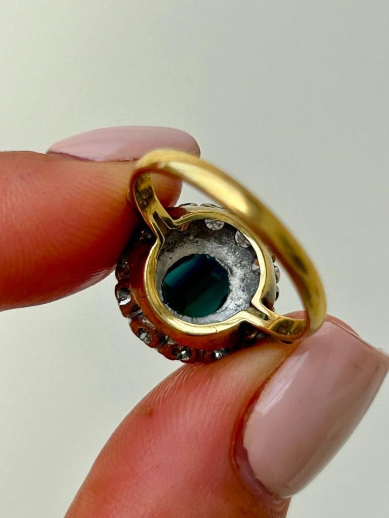 Vintage 9ct Yellow Gold Sapphire and Diamond Ring - 7