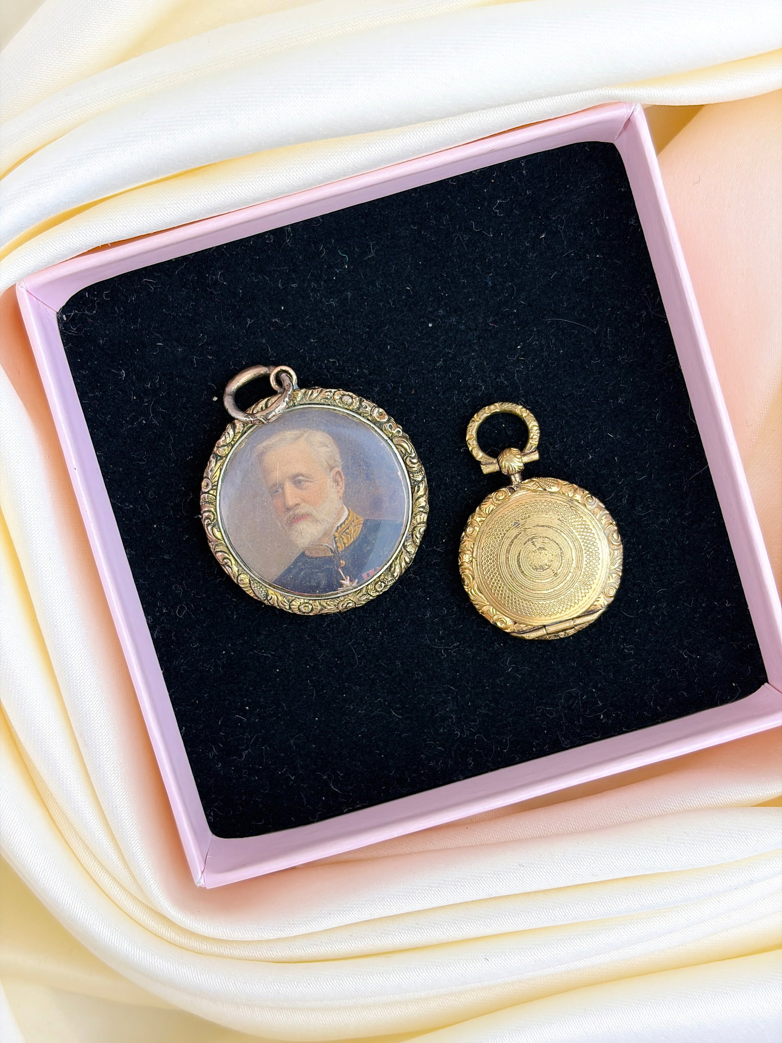 2x Georgian Lockets - 4