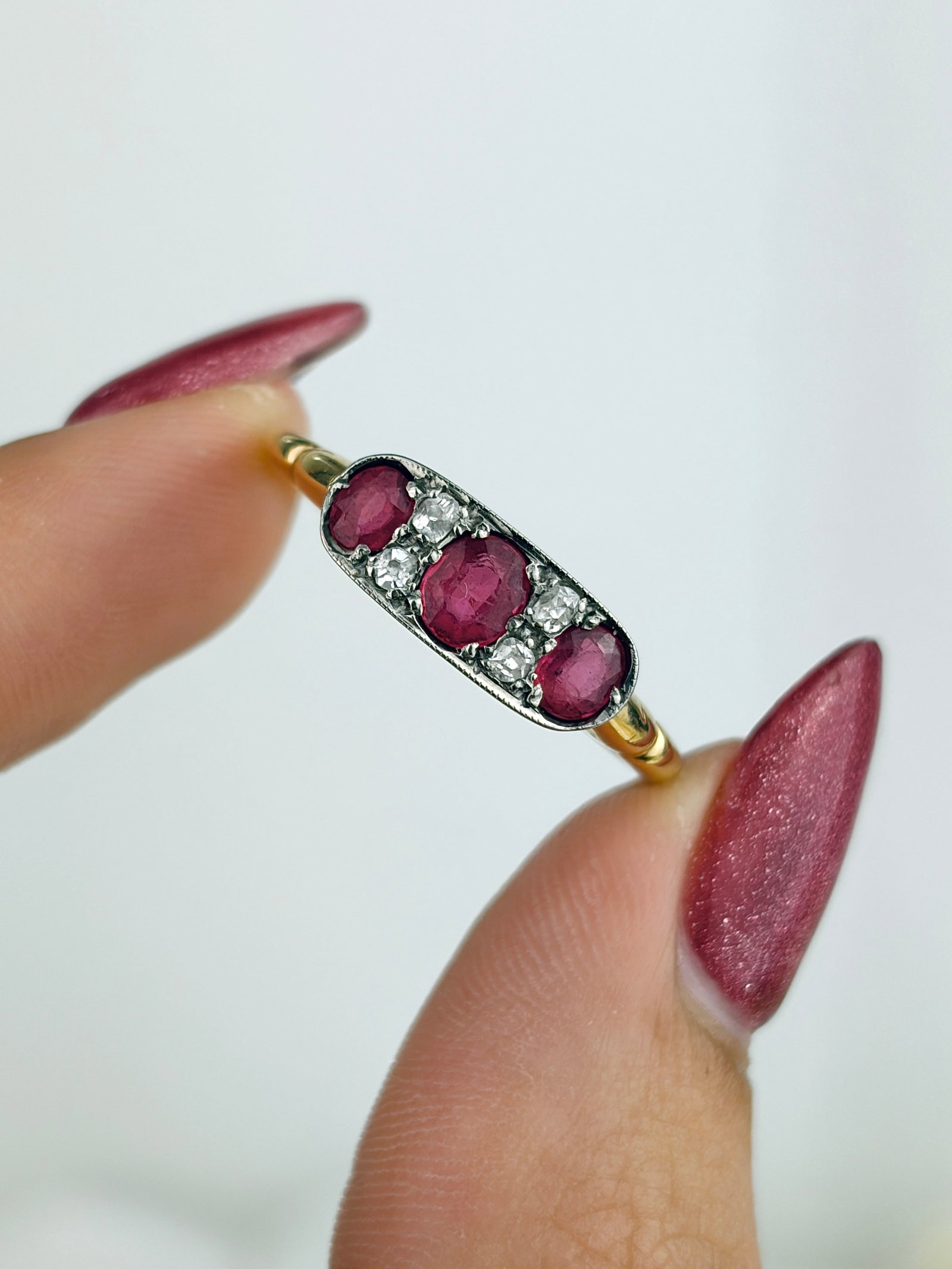 Antique Art Deco Ruby and Diamond 5 Stone Panel Ring in 18ct Gold - 7