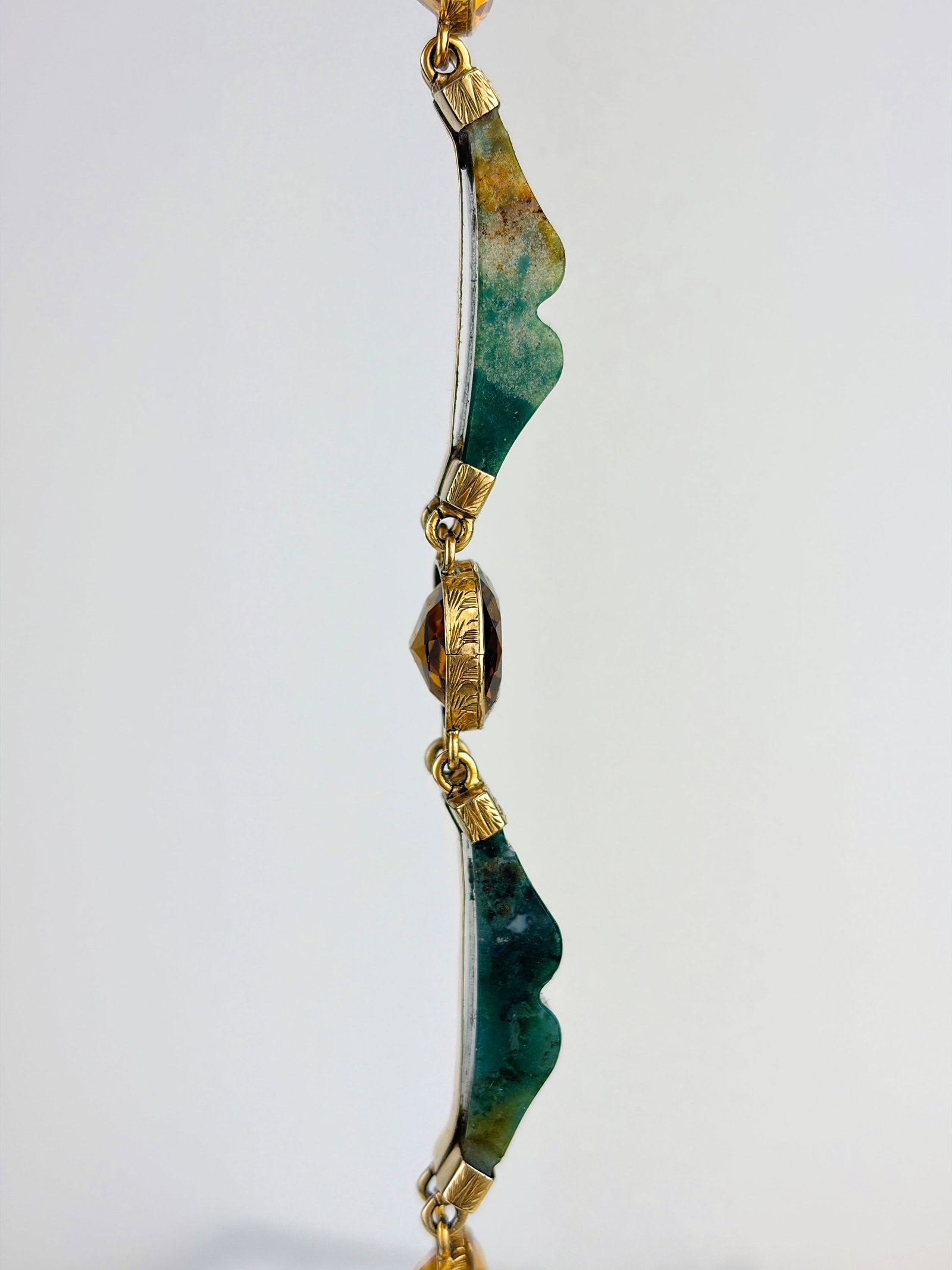 ANTIQUE SCOTTISH 9CT YELLOW GOLD CITRINE AND CARVED AGATE CHUNKY BRACELET - 2