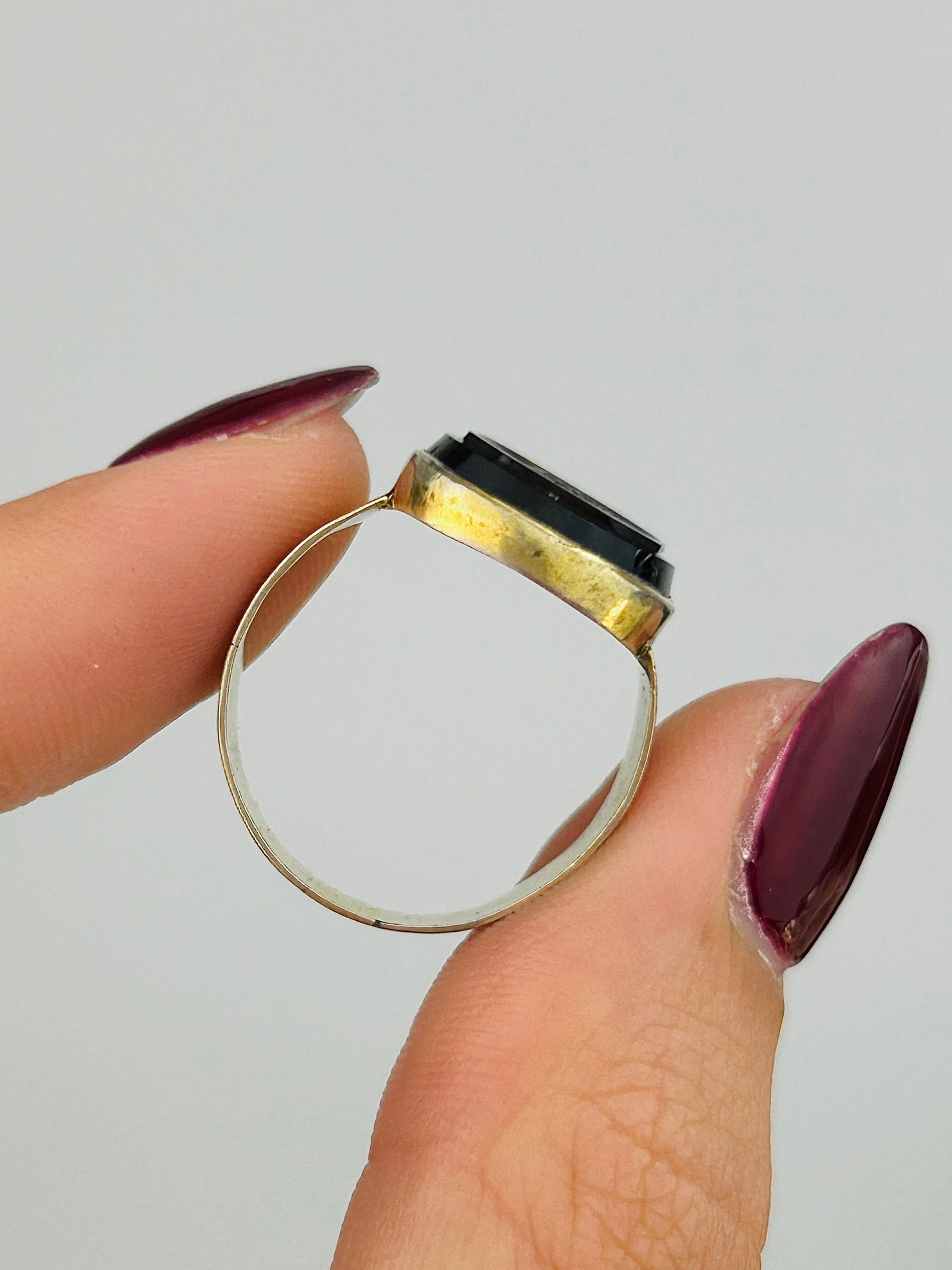 Victorian Yellow Metal Detailed Intaglio Ring - 5