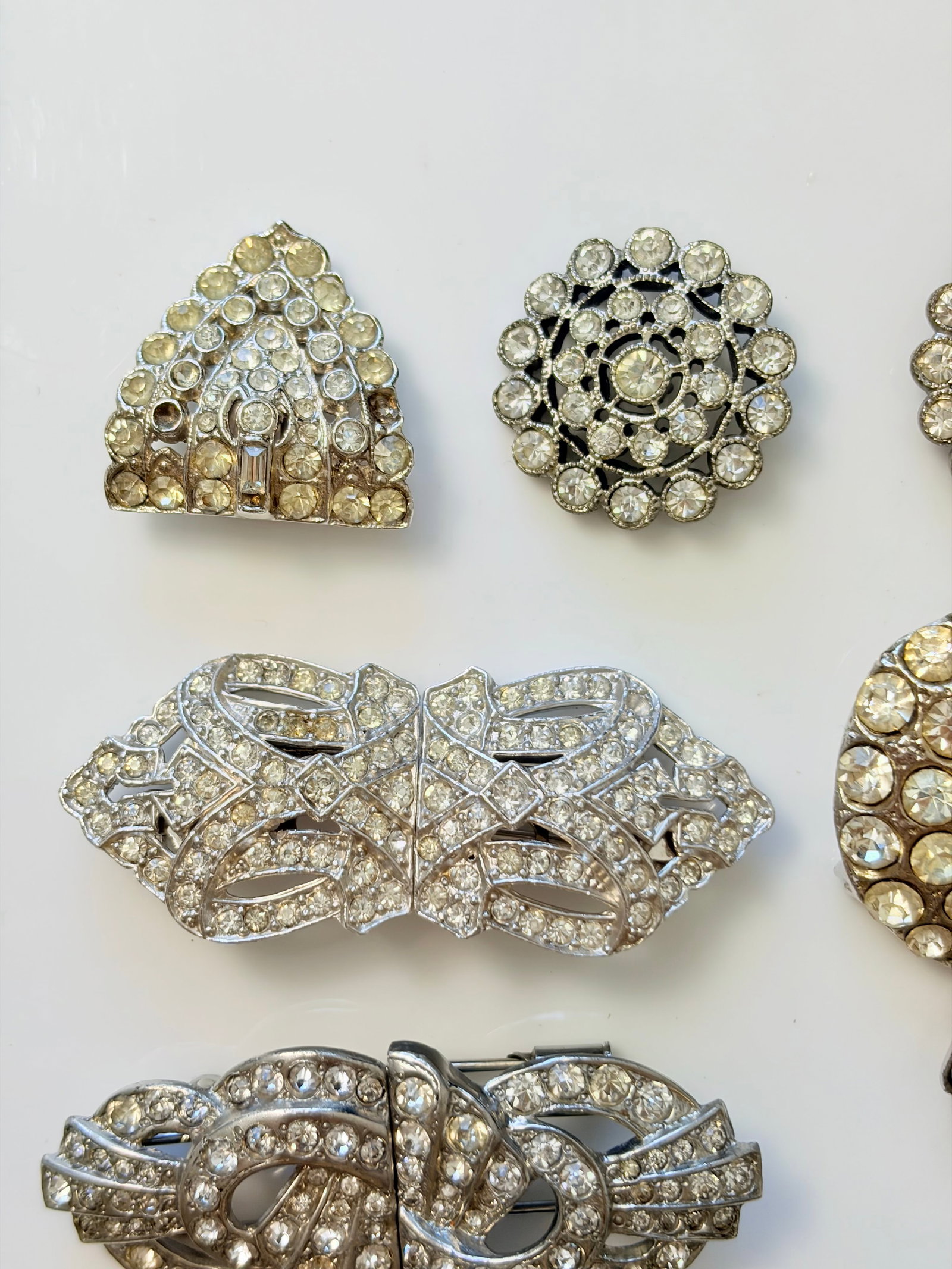MIXED LOT- ANTIQUE PASTE BROOCHES ETC - 2