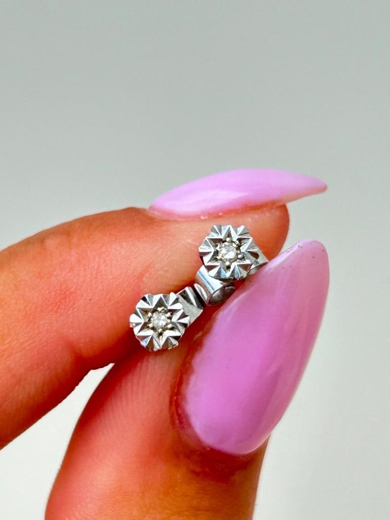 Vintage 9ct White Gold Diamond Stud Earrings - 5