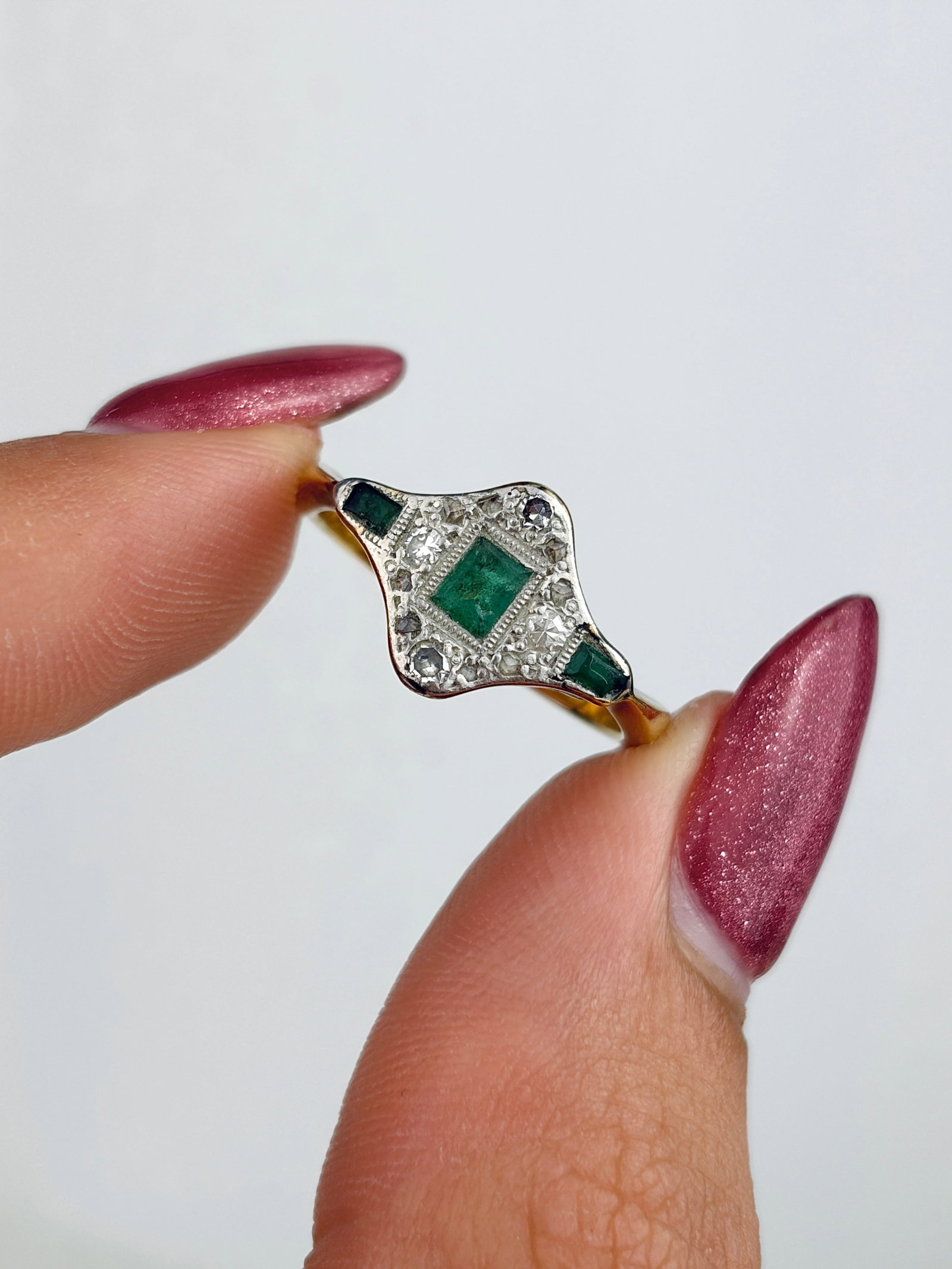 ANTIQUE ART DECO 18CT YELLOW EMERALD AND DIAMOND RING - 5