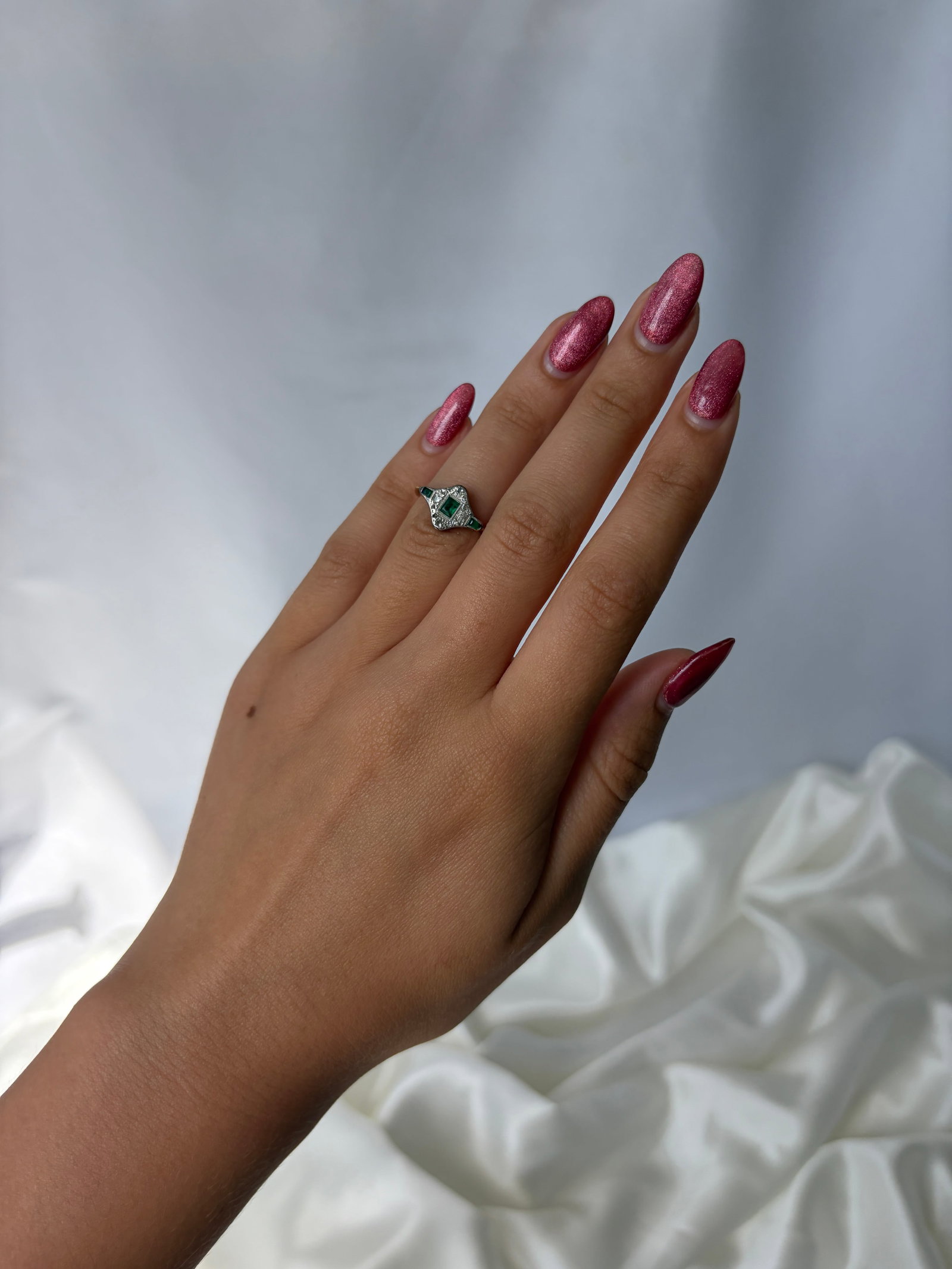 ANTIQUE ART DECO 18CT YELLOW EMERALD AND DIAMOND RING - 9