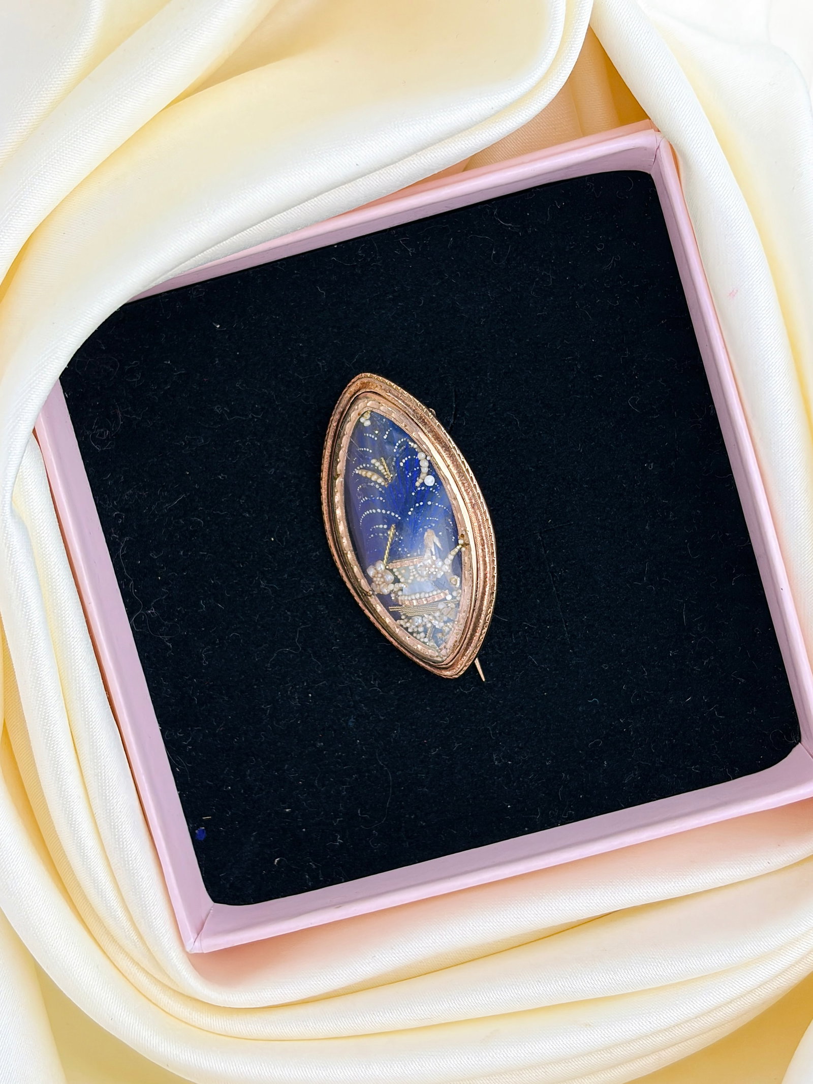 Antique Georgian Pearl, Blue Enamel and Gold Locket Back Mourning Brooch/Pendant - 7