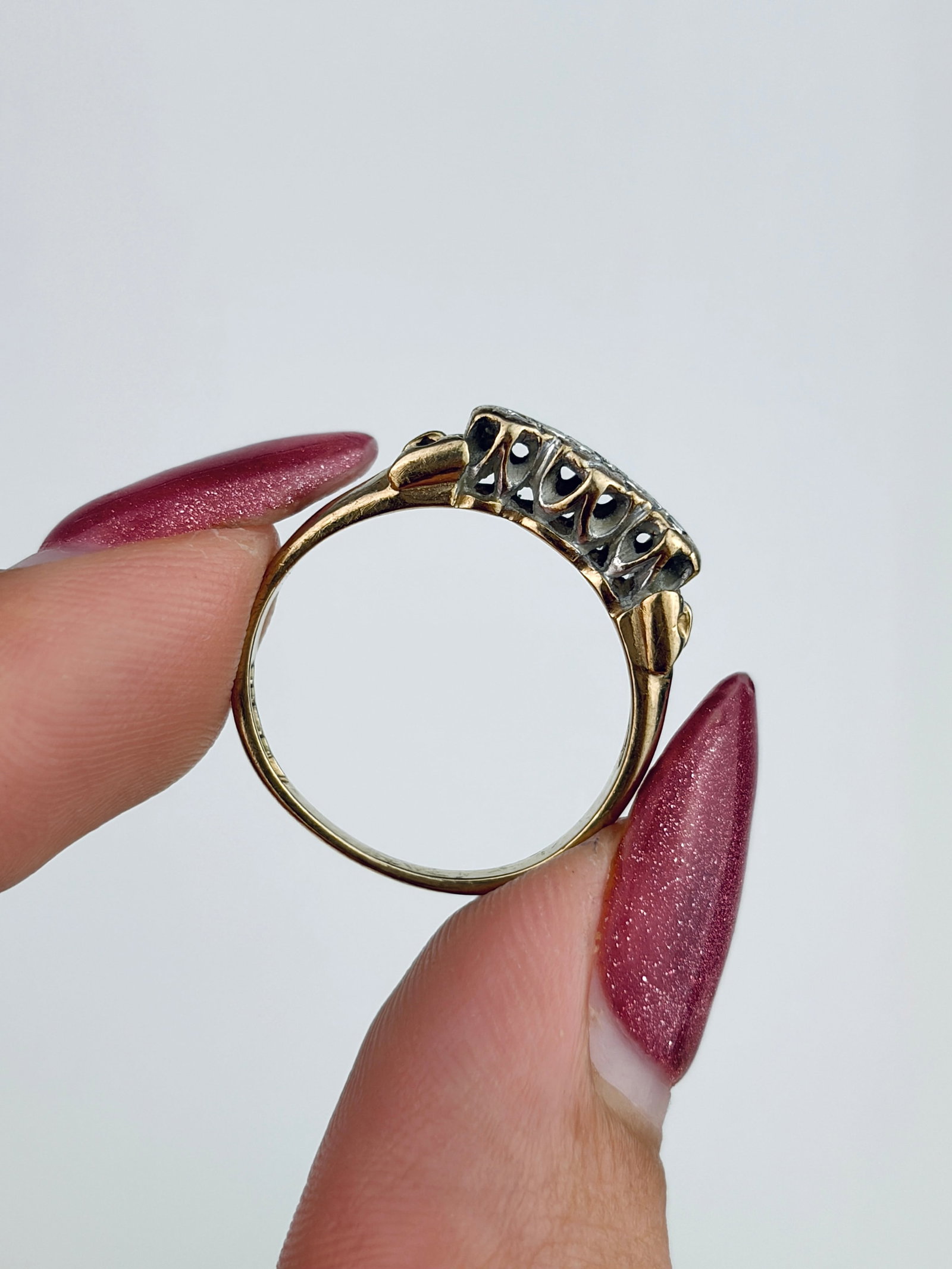 Vintage 9ct Yellow Gold Diamond 3 Stone Star Detail Ring - 6