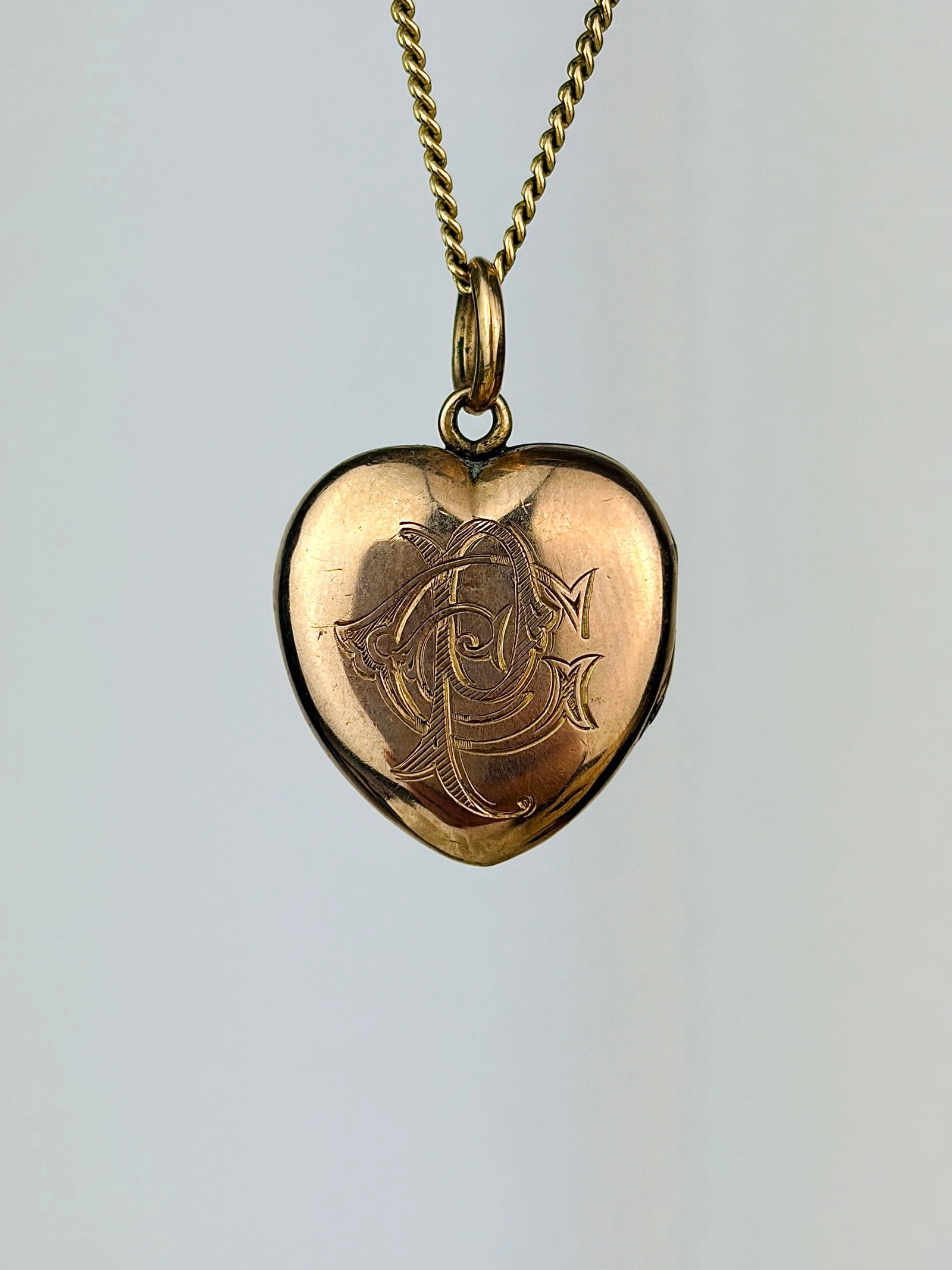 antique gold heart locket pendant: antique gold heart locket pendant