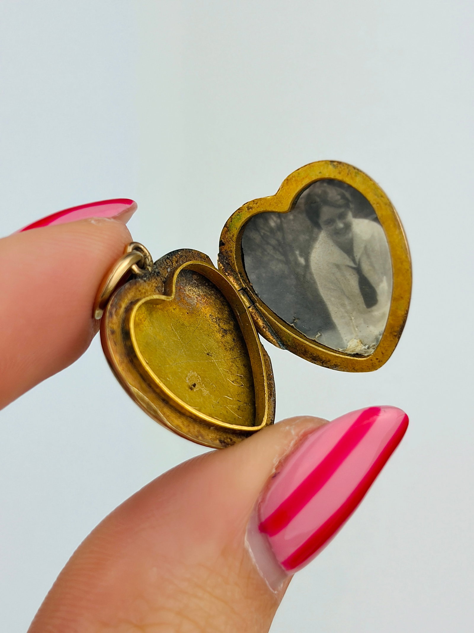 antique gold heart locket pendant - 2