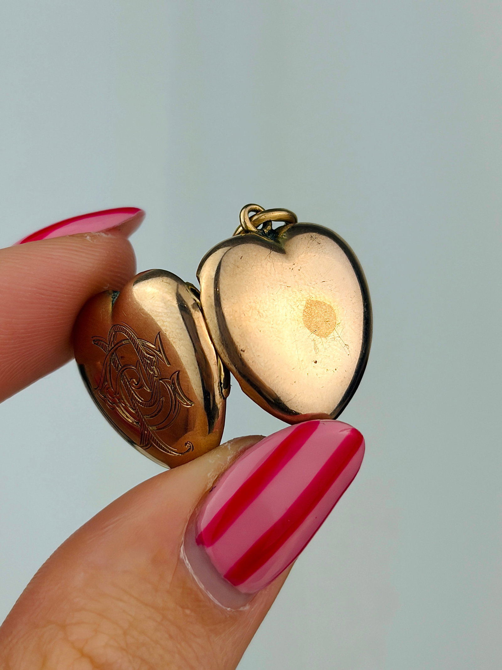 antique gold heart locket pendant - 3