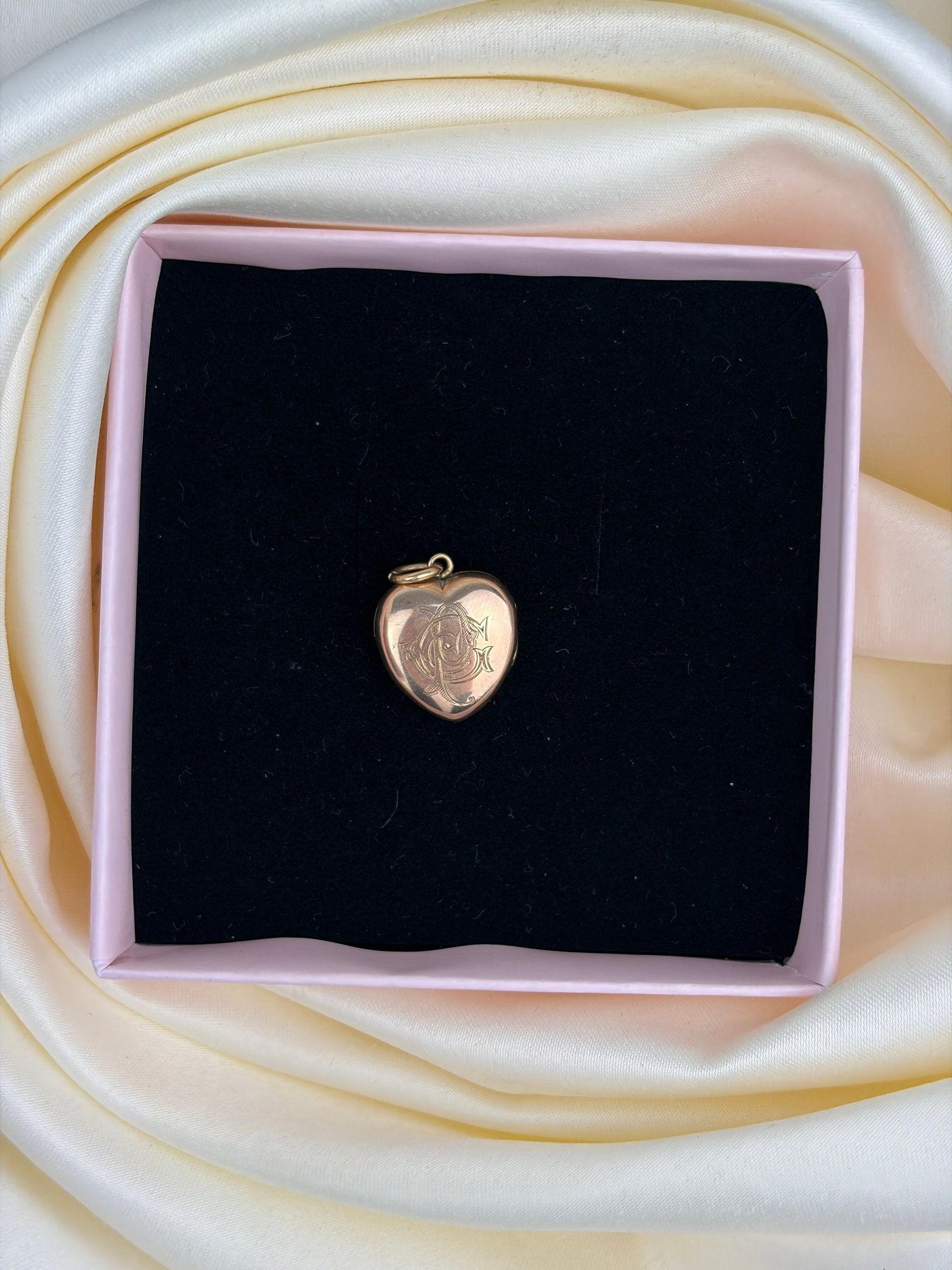 antique gold heart locket pendant - 4
