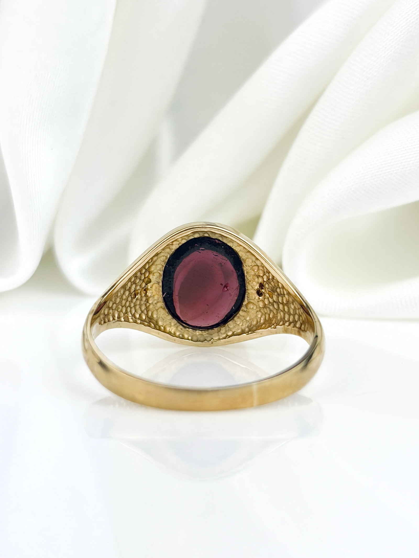 CHUNKY VINTAGE 9CT YELLOW GOLD CABOCHON GARNET AND WHITE STONE RING - 3