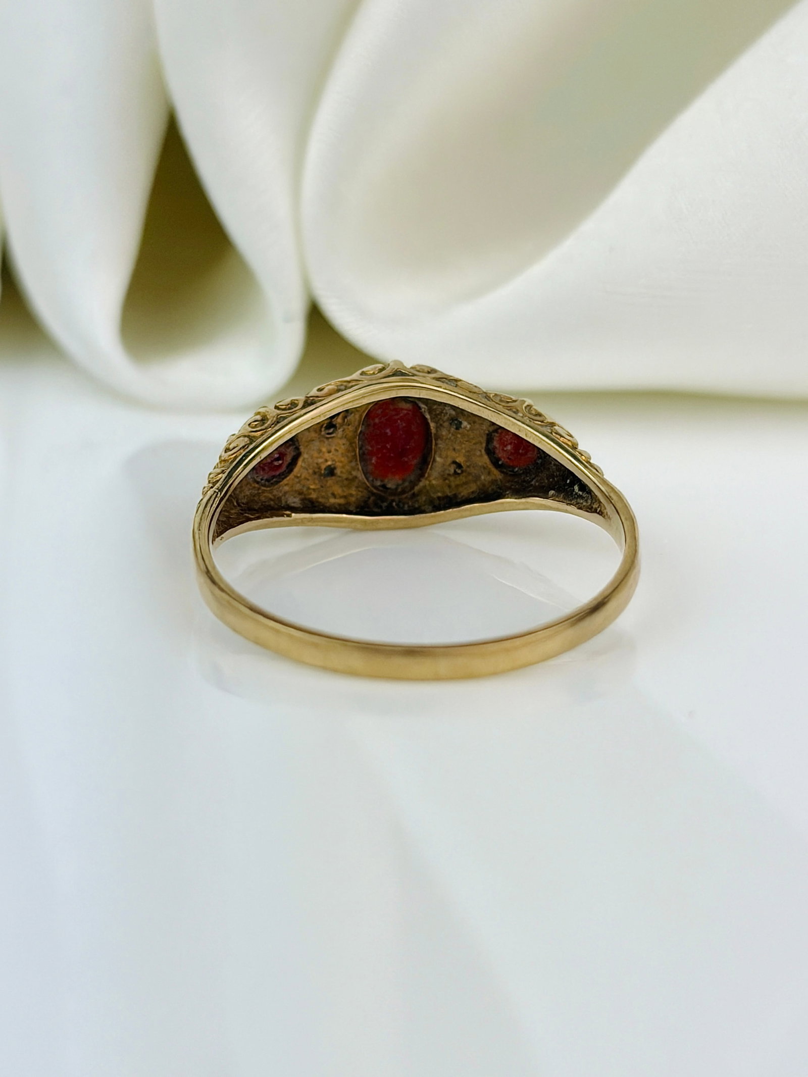 vintage 9ct yellow gold garnet and diamond ring - 3