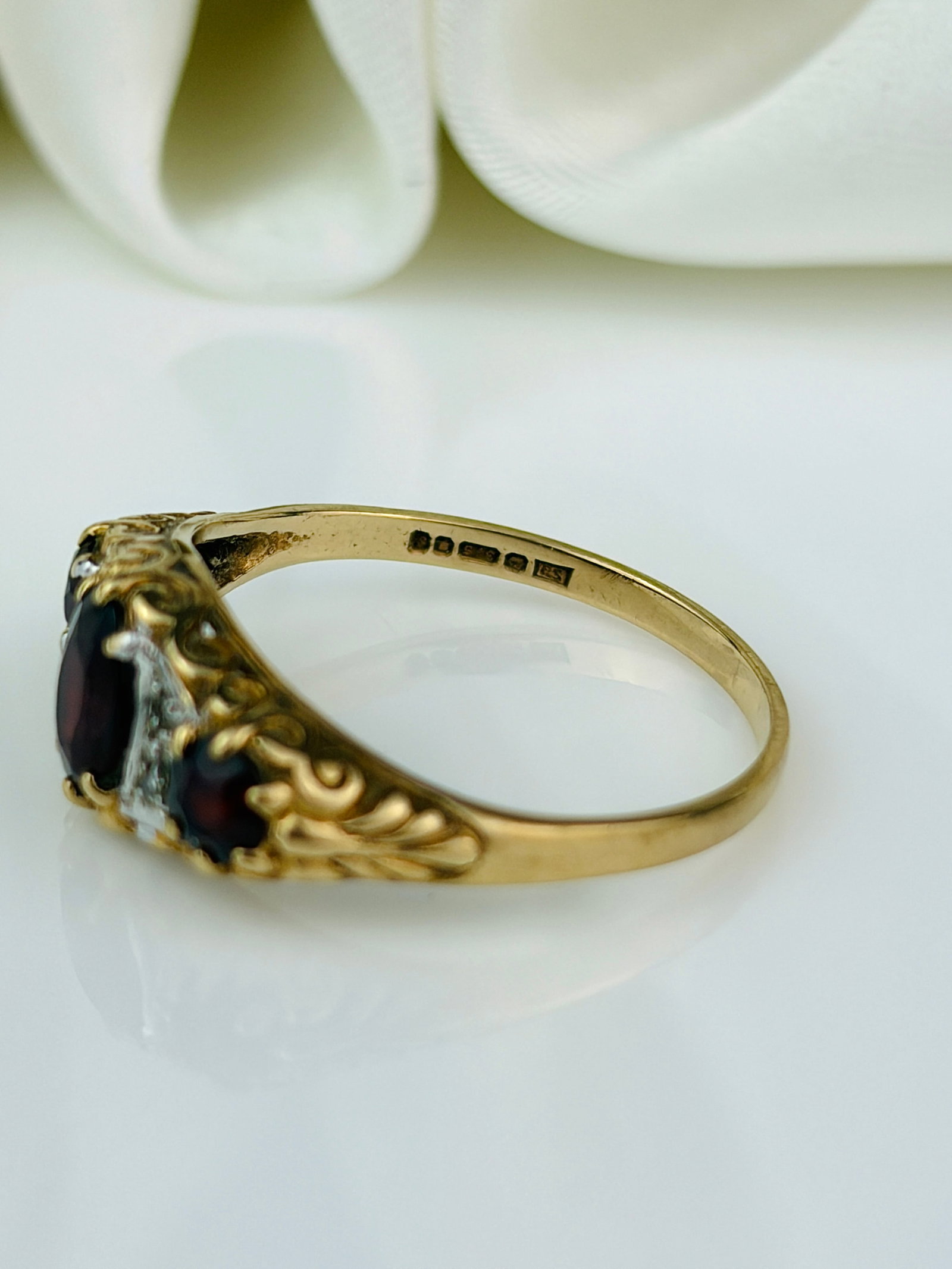 vintage 9ct yellow gold garnet and diamond ring - 4