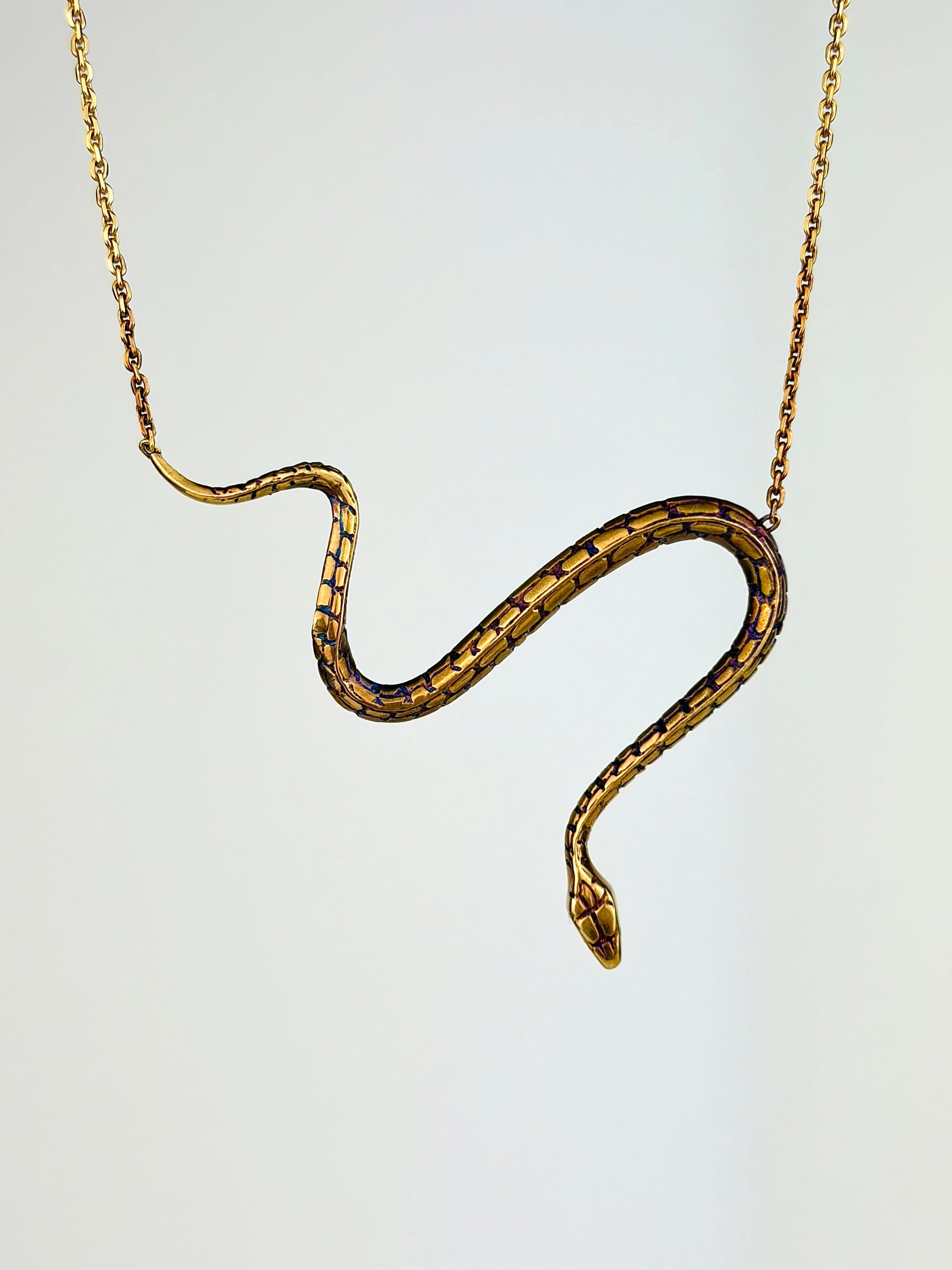 VINTAGE 14CT YELLOW GOLD SNAKE NECKLACE: VINTAGE 14CT YELLOW GOLD SNAKE NECKLACE Amazing necklace! Later added metal clasp
