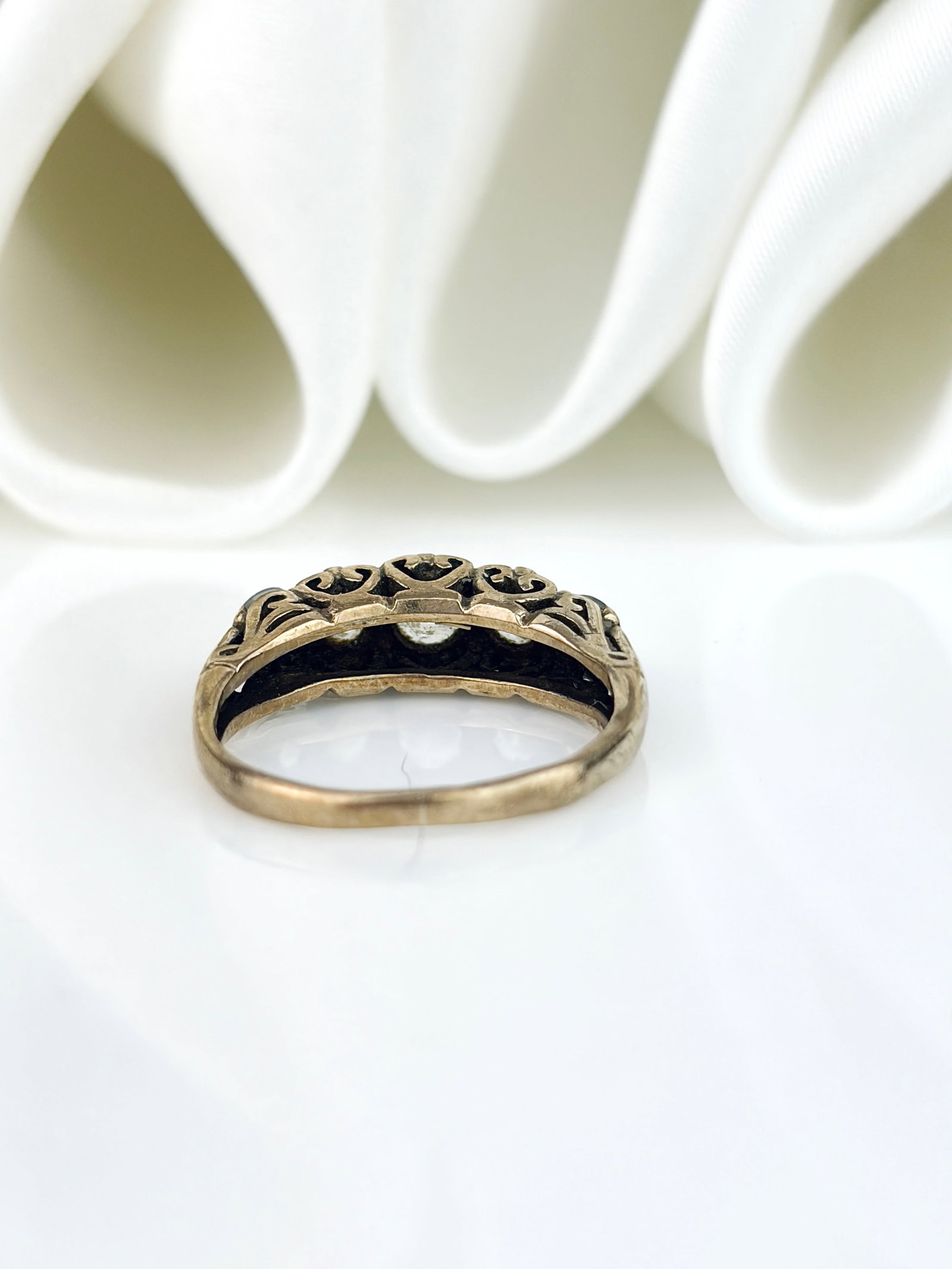 Sweet 9ct Gold Paste Five Stone Ring with Scroll Setting - 3