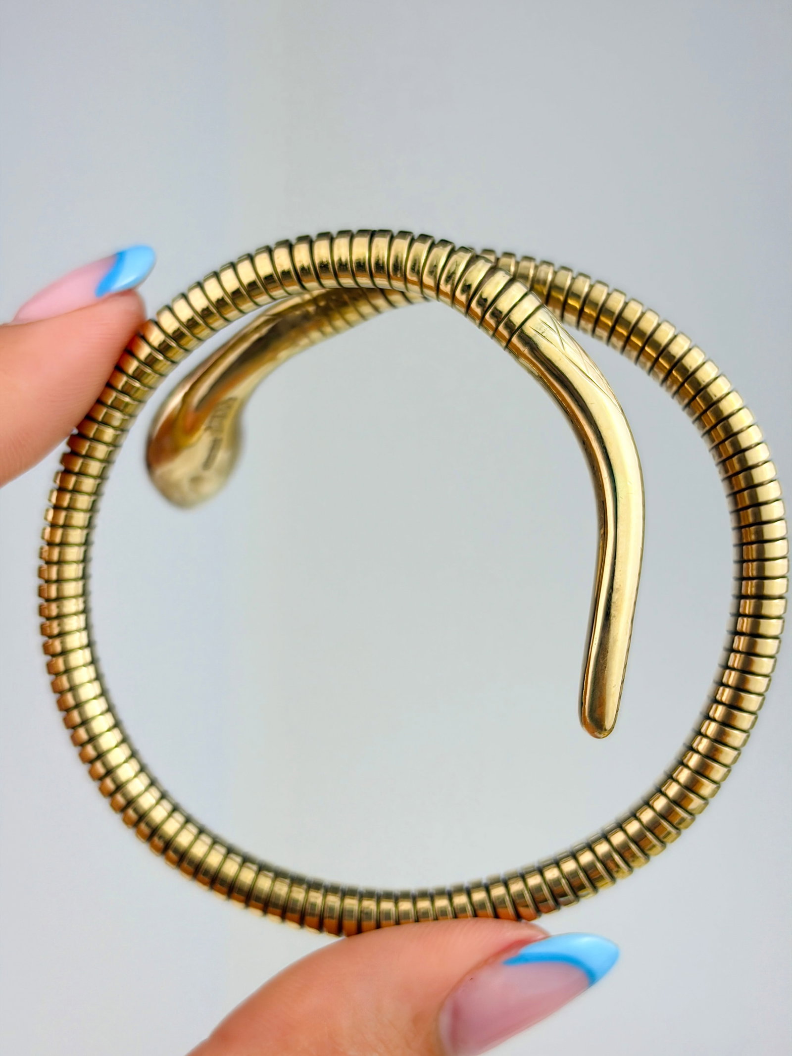 VINTAGE 9CT YELLOW GOLD COILED SNAKE BANGLE BRACELET WITH RUBY EYES - 7