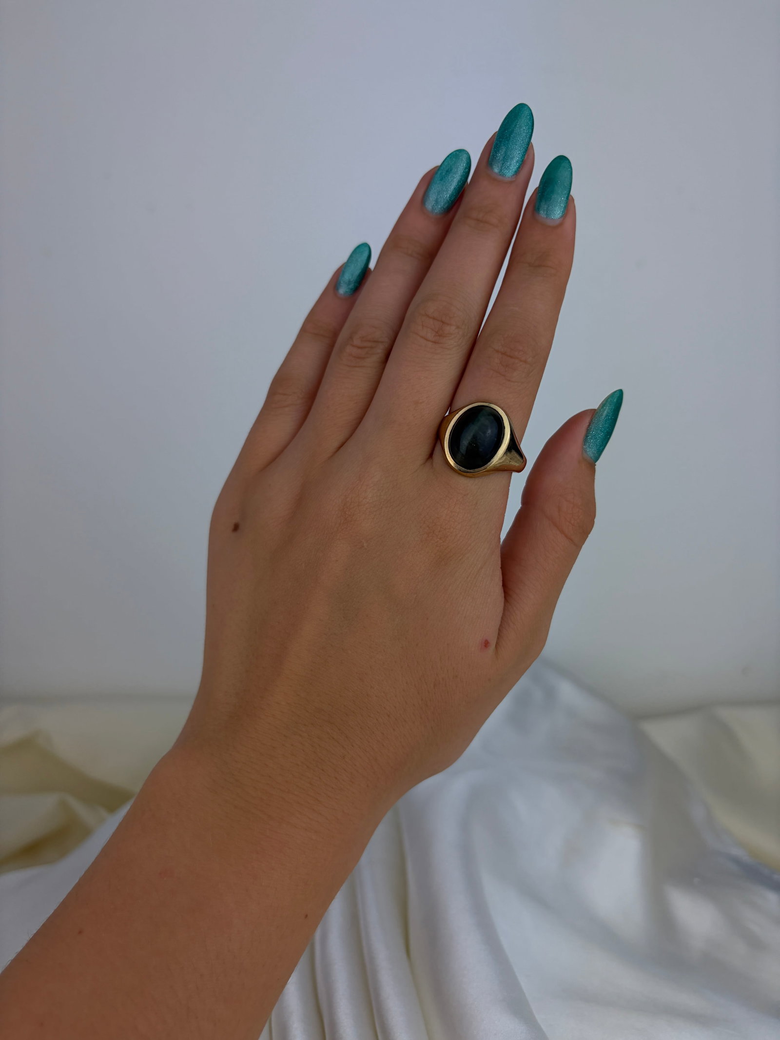 Vintage 9ct Yellow Gold Chrysoberyl Catseye Signet Ring - 7