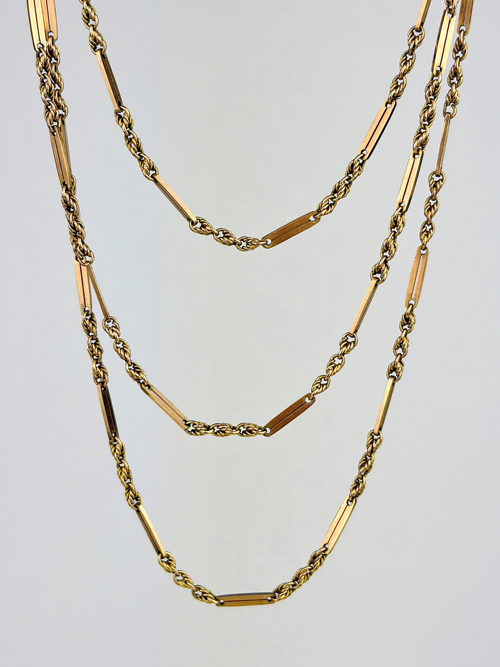 AMAZING ANTIQUE 9CT GOLD UNUSUAL BAR AND TWIST LONGGUARD CHAIN (1 of 7)