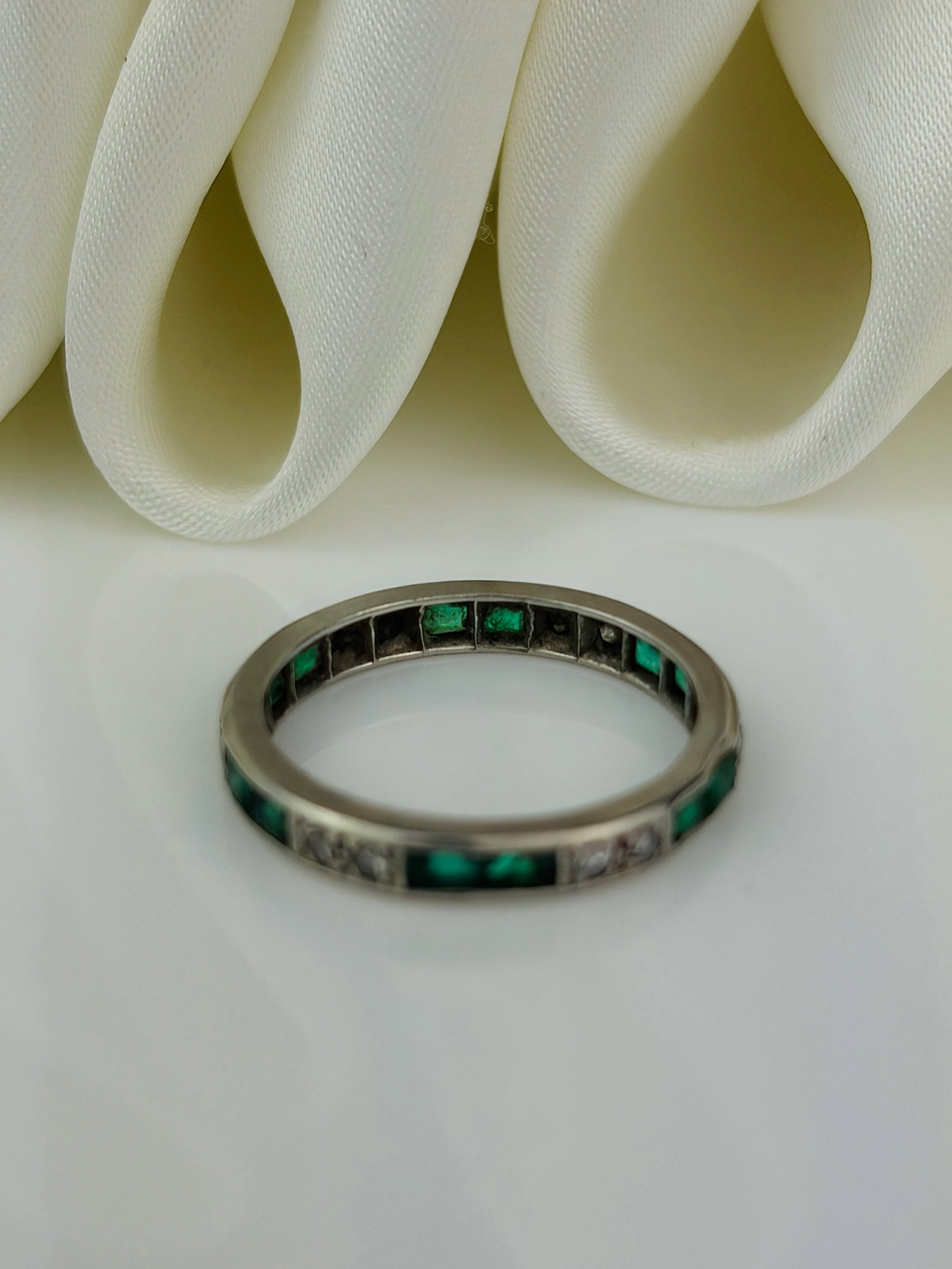 antique emerald and diamond full eternity band ring - 3