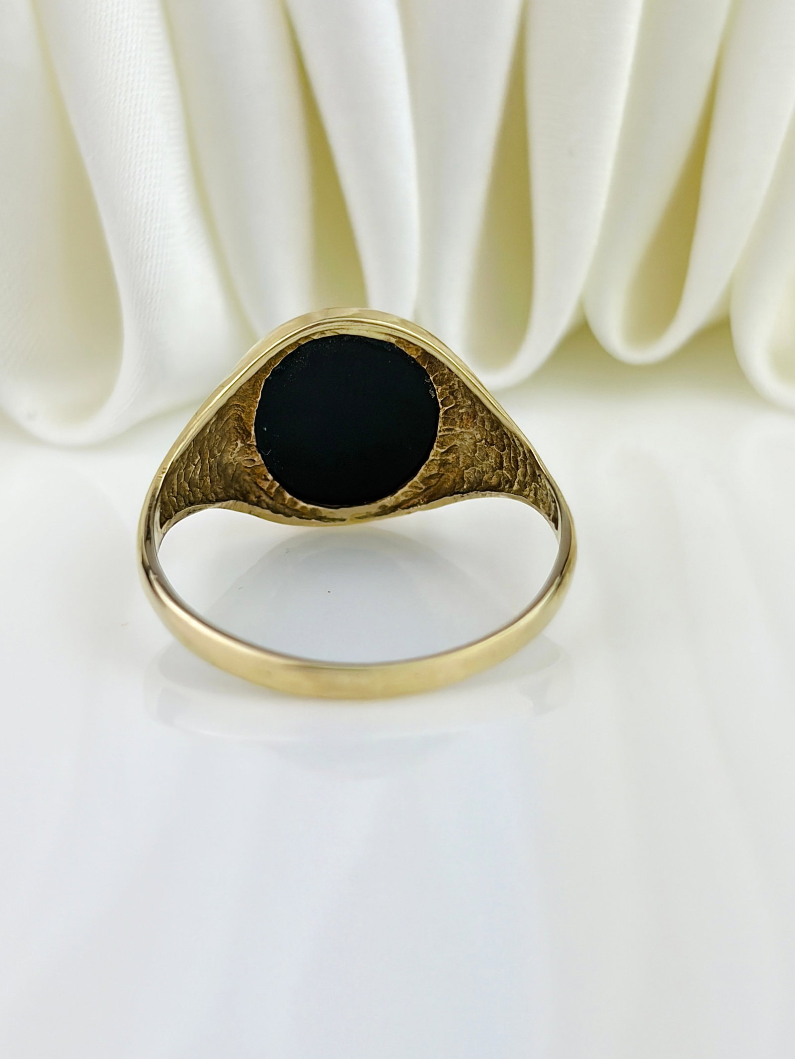 VINTAGE 9CT GOLD ONYX SIGNET RING - 3