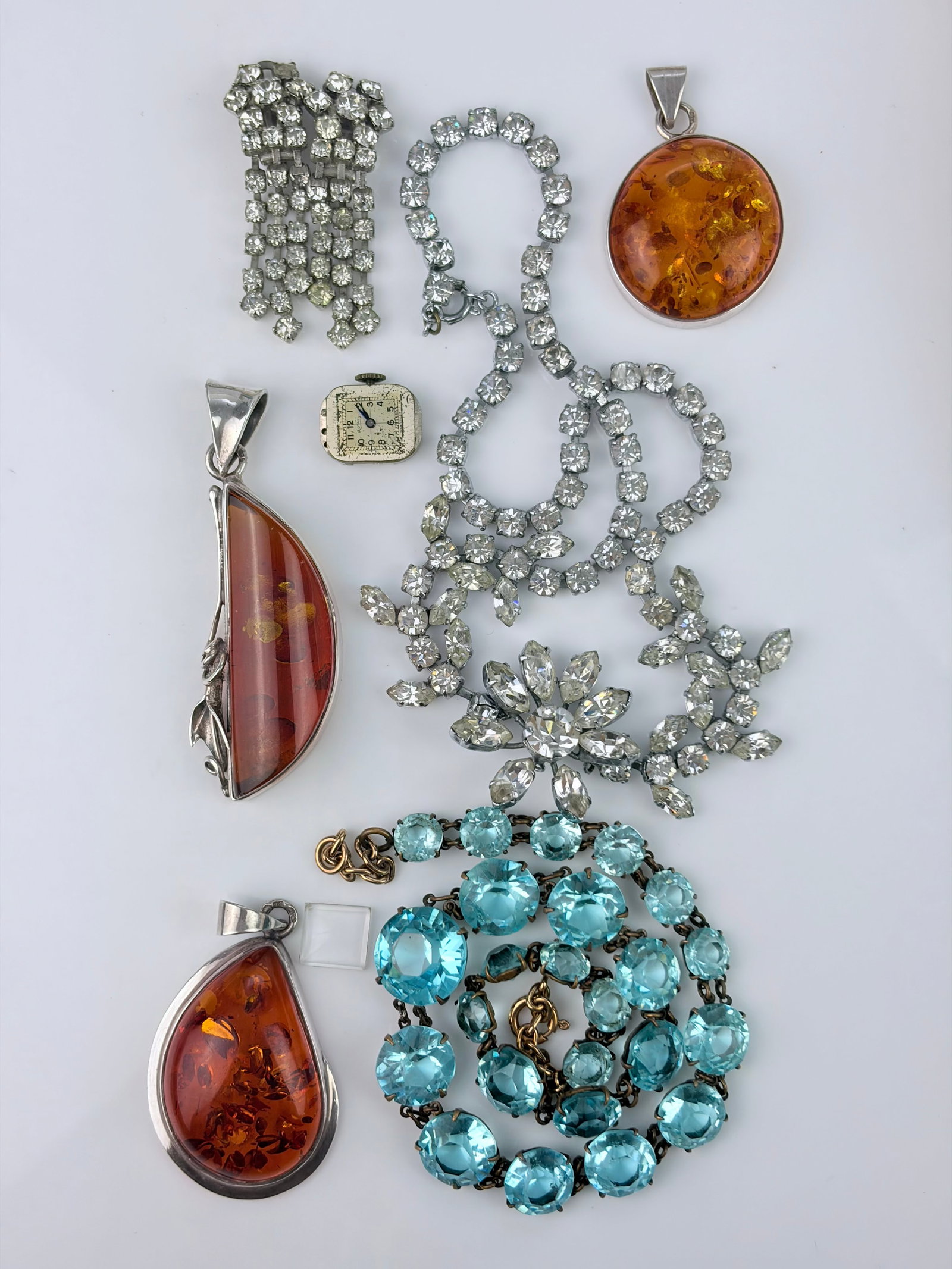 ANTIQUE & VINTAGE MIXED LOT OF JEWELLERY INC SILVER AMBER PENDANT: ANTIQUE & VINTAGE MIXED LOT OF JEWELLERY INC SILVER AMBER PENDANT