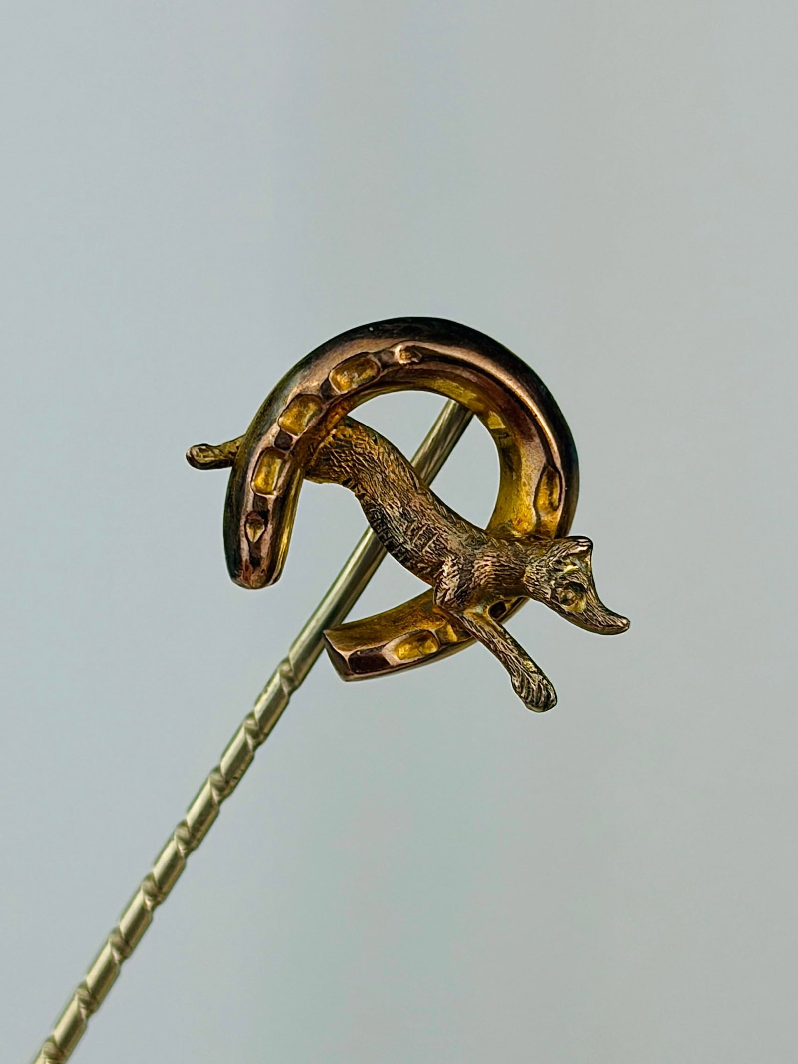 antique gold horseshoe / fox stick pin brooch: antique gold horseshoe / fox stick pin brooch
