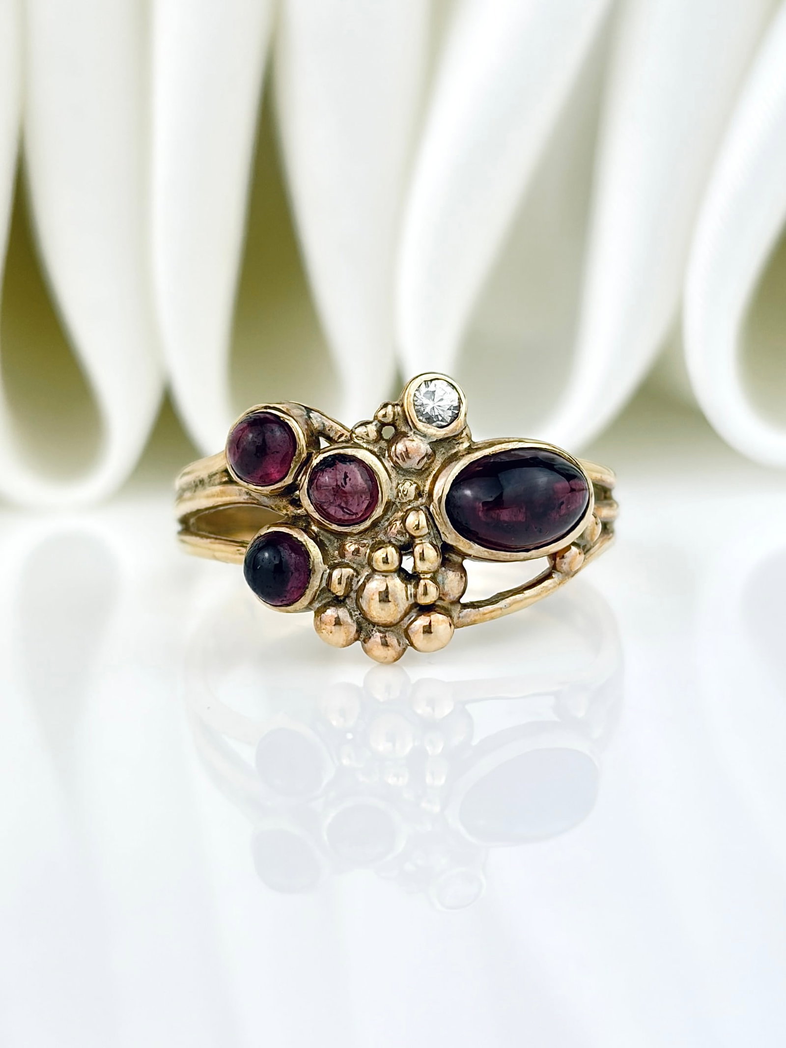 Cabochon Garnet and Diamond Fancy 9ct Gold Ring (1 of 9)