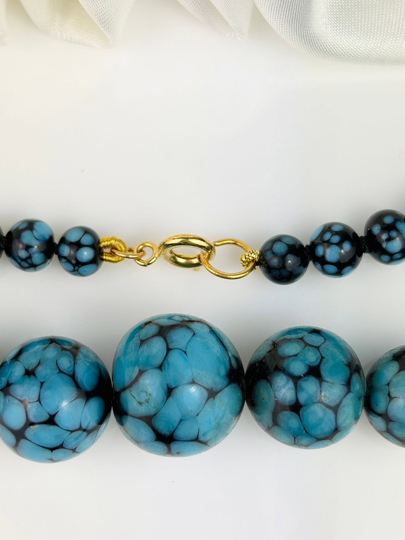 9ct CLASP BEADED NECKLACE - 3