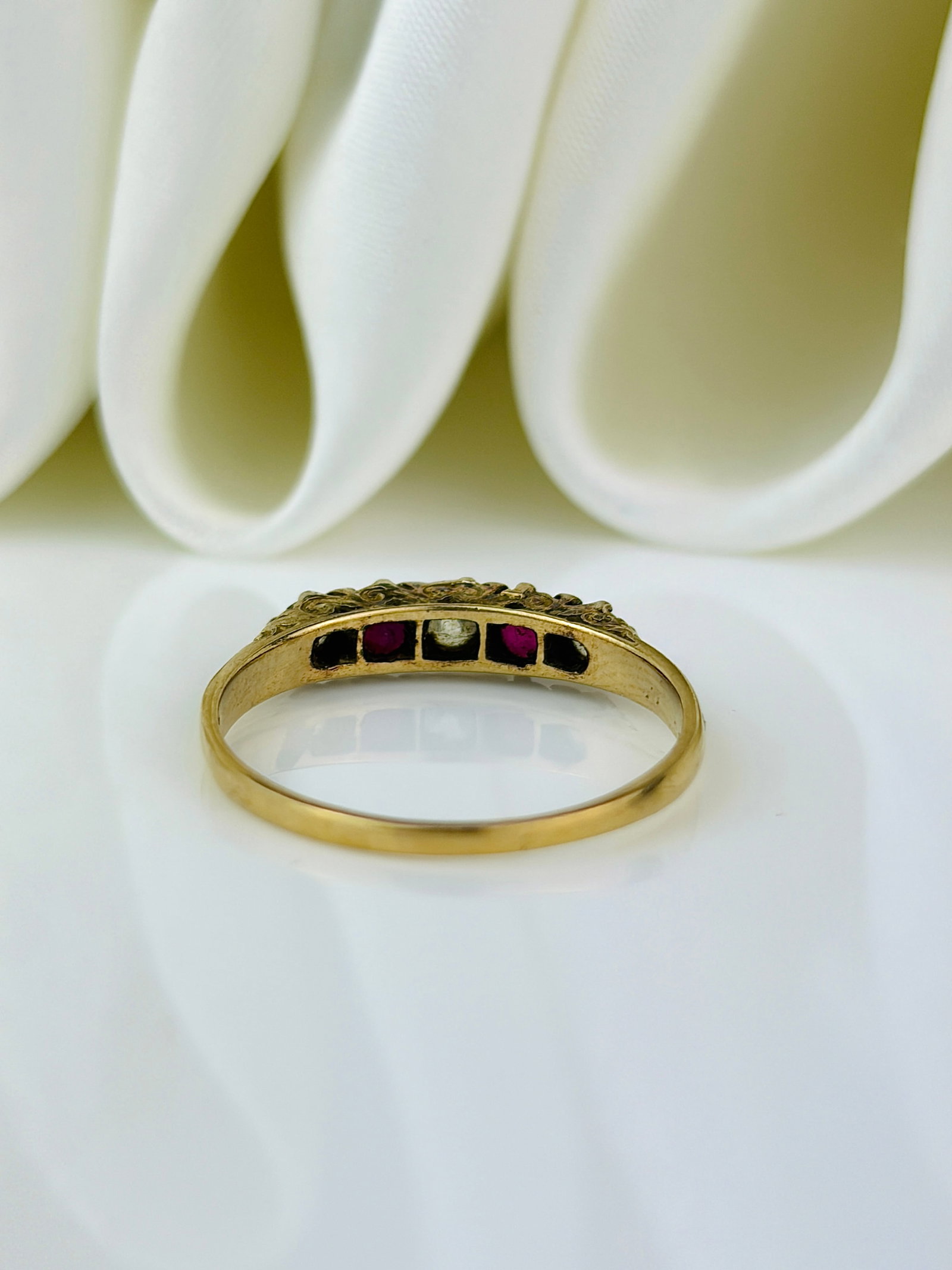 antique 18ct yellow gold ruby and diamond 5 stone ring - 3