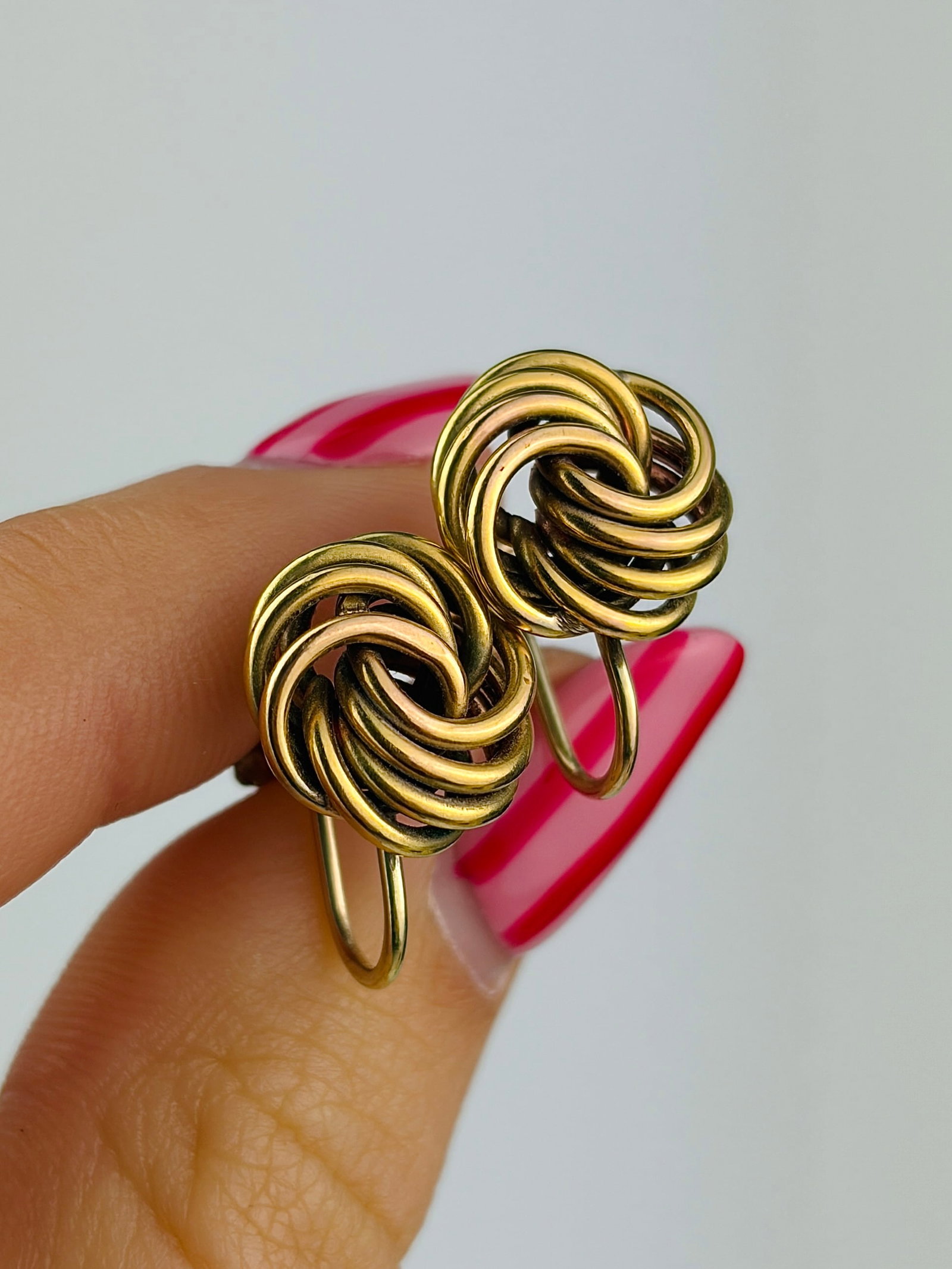 vintage 9ct gold twisted earrings on screw fittings: vintage 9ct gold twisted earrings on screw fittings