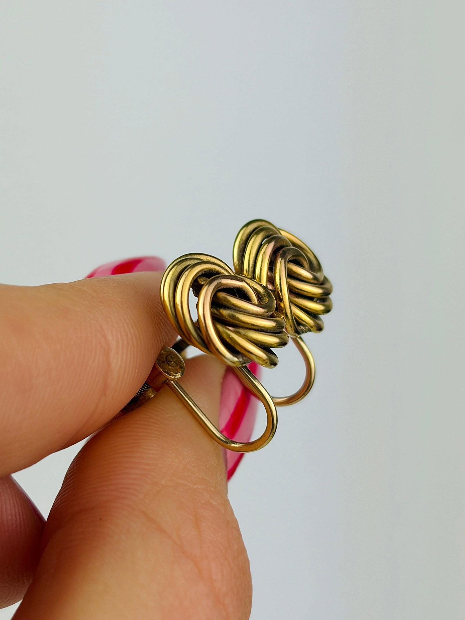 vintage 9ct gold twisted earrings on screw fittings - 2