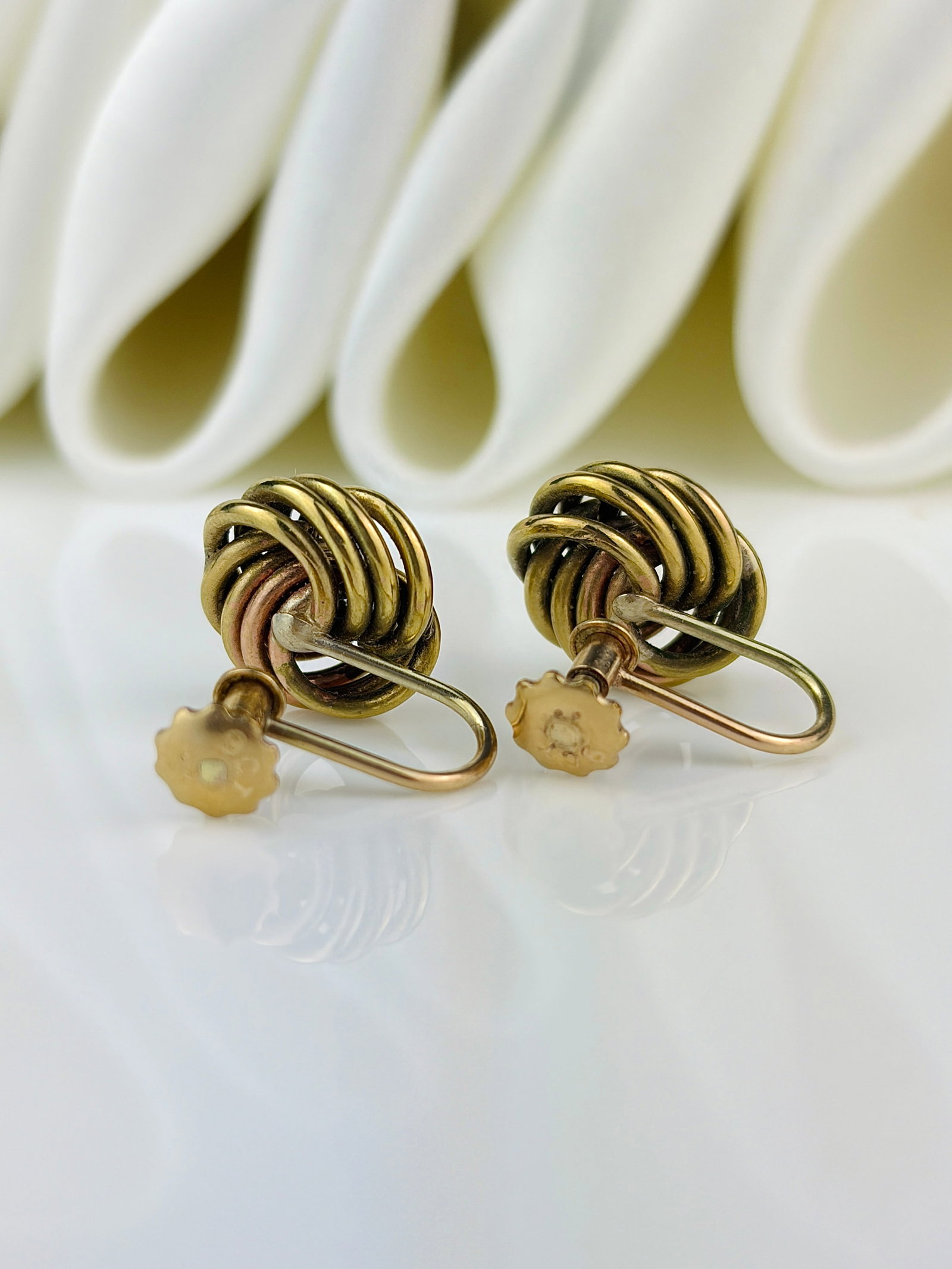 vintage 9ct gold twisted earrings on screw fittings - 3