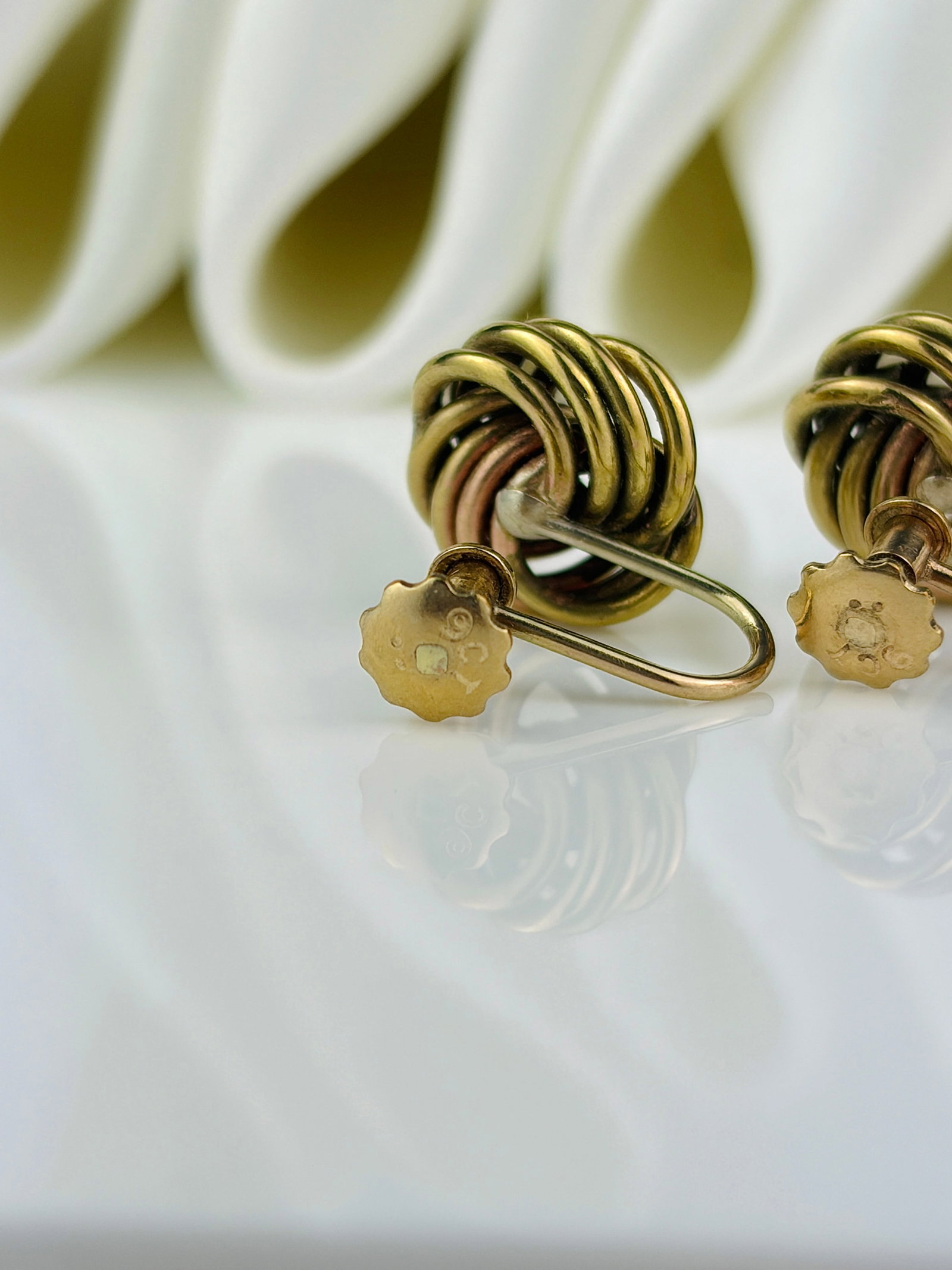 vintage 9ct gold twisted earrings on screw fittings - 4