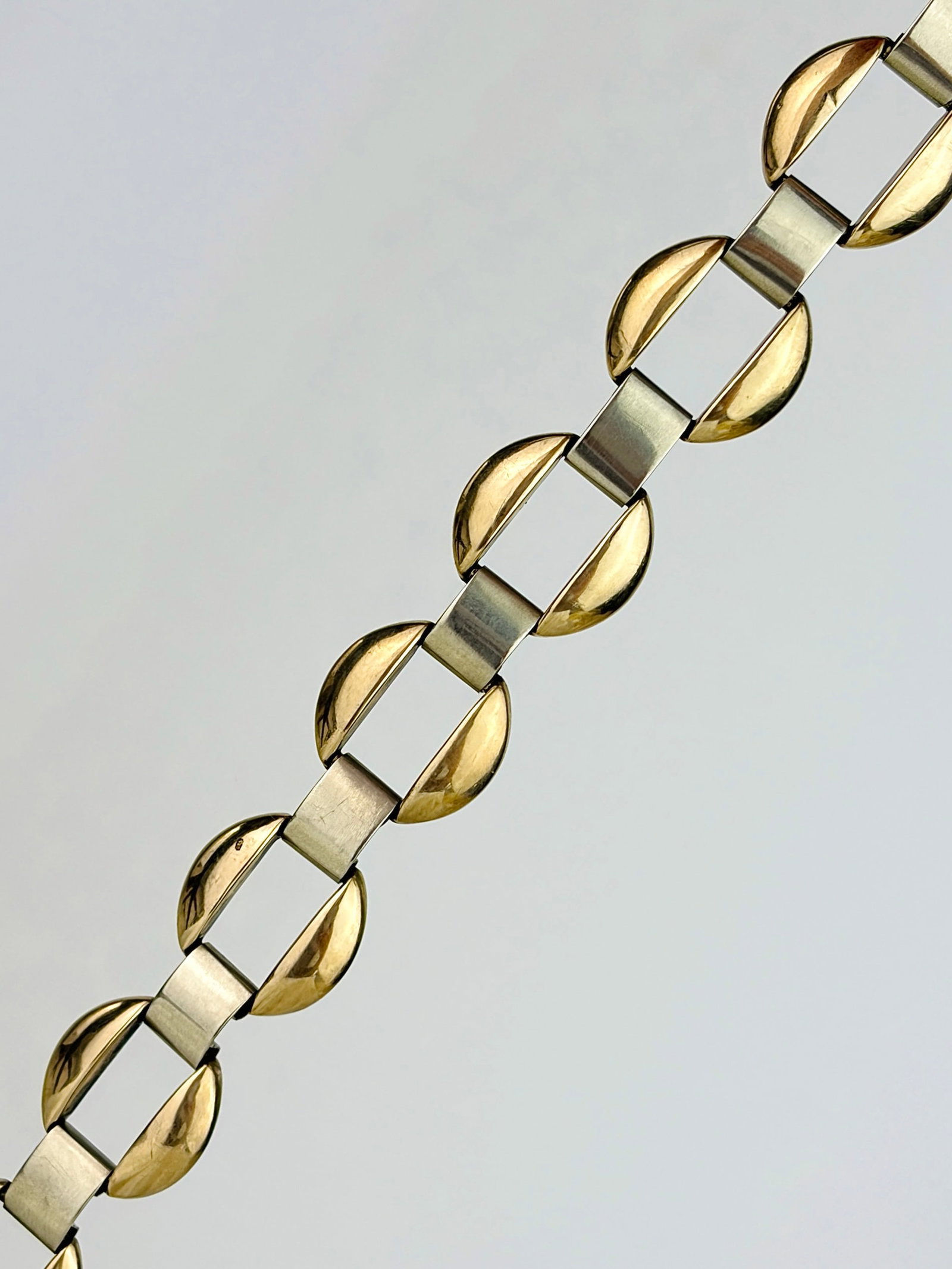 Incredible Art Deco Era 9ct Yellow and White Gold Two Tone Chunky Bracelet: Art Deco Era 9ct Yellow and White Gold Two Tone Chunky Bracelet