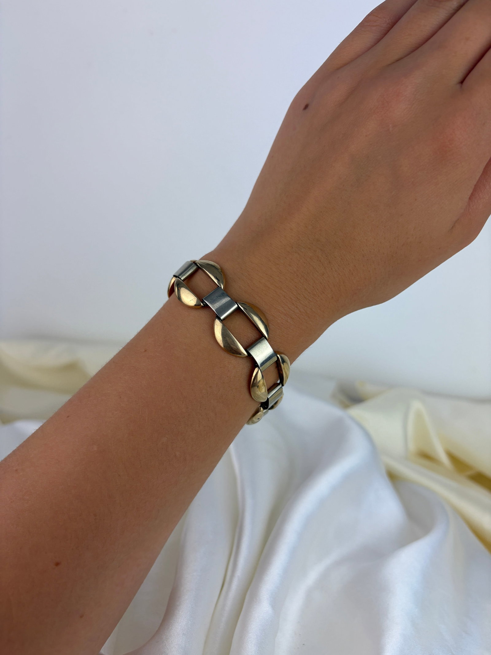 Incredible Art Deco Era 9ct Yellow and White Gold Two Tone Chunky Bracelet - 6