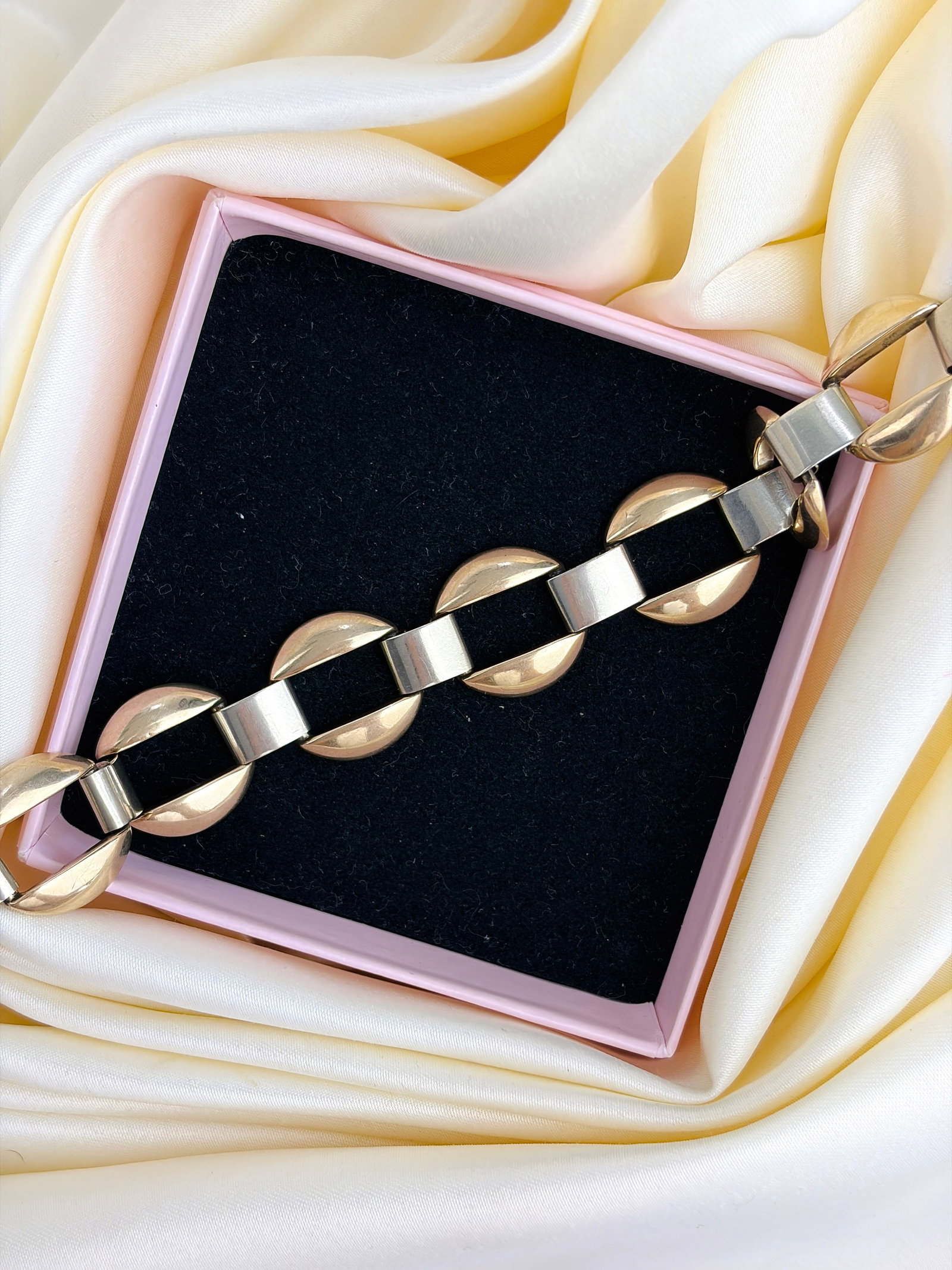 Incredible Art Deco Era 9ct Yellow and White Gold Two Tone Chunky Bracelet - 8