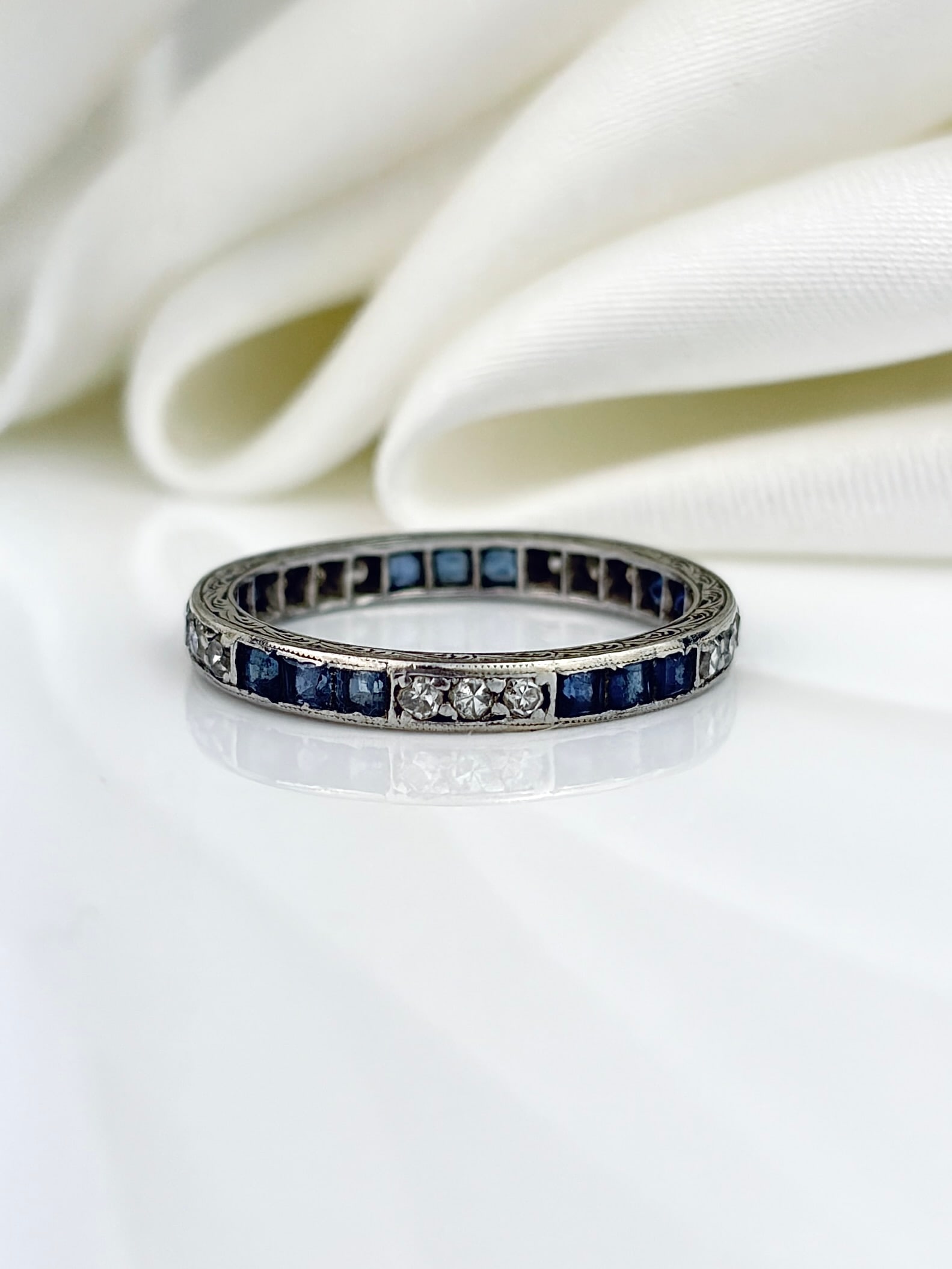 LOVELY ART DECO SAPPHIRE AND DIAMOND FULL ETERNITY BAND RING - 2