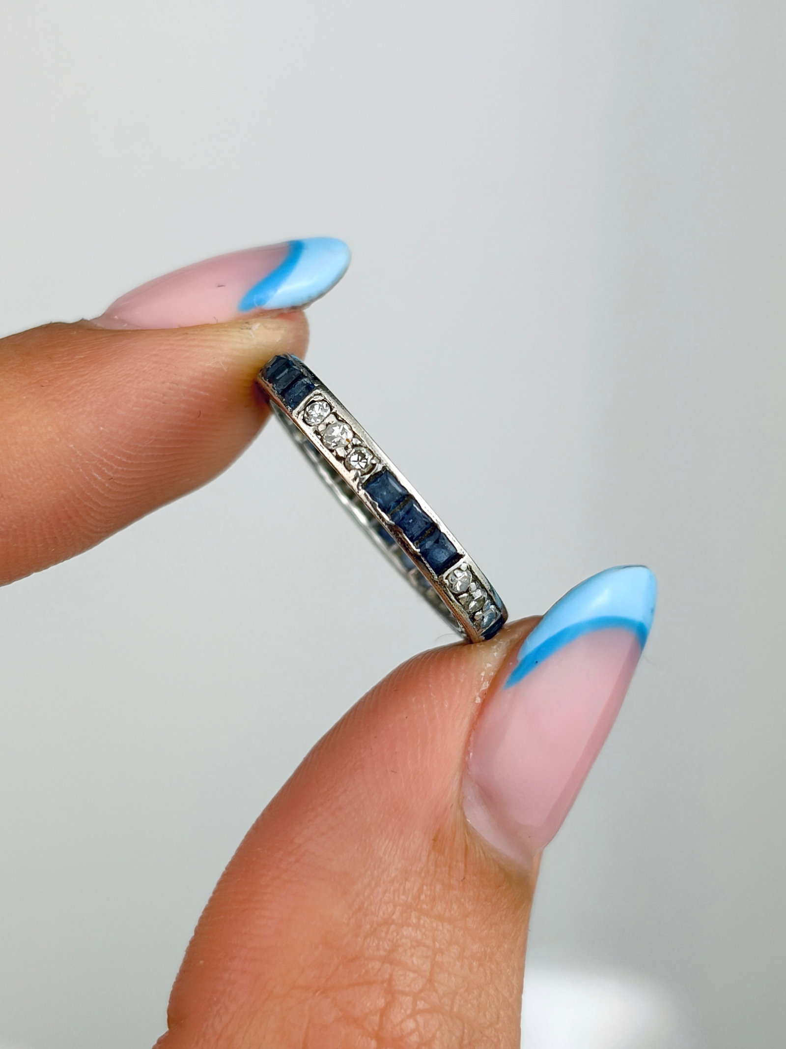 LOVELY ART DECO SAPPHIRE AND DIAMOND FULL ETERNITY BAND RING - 4
