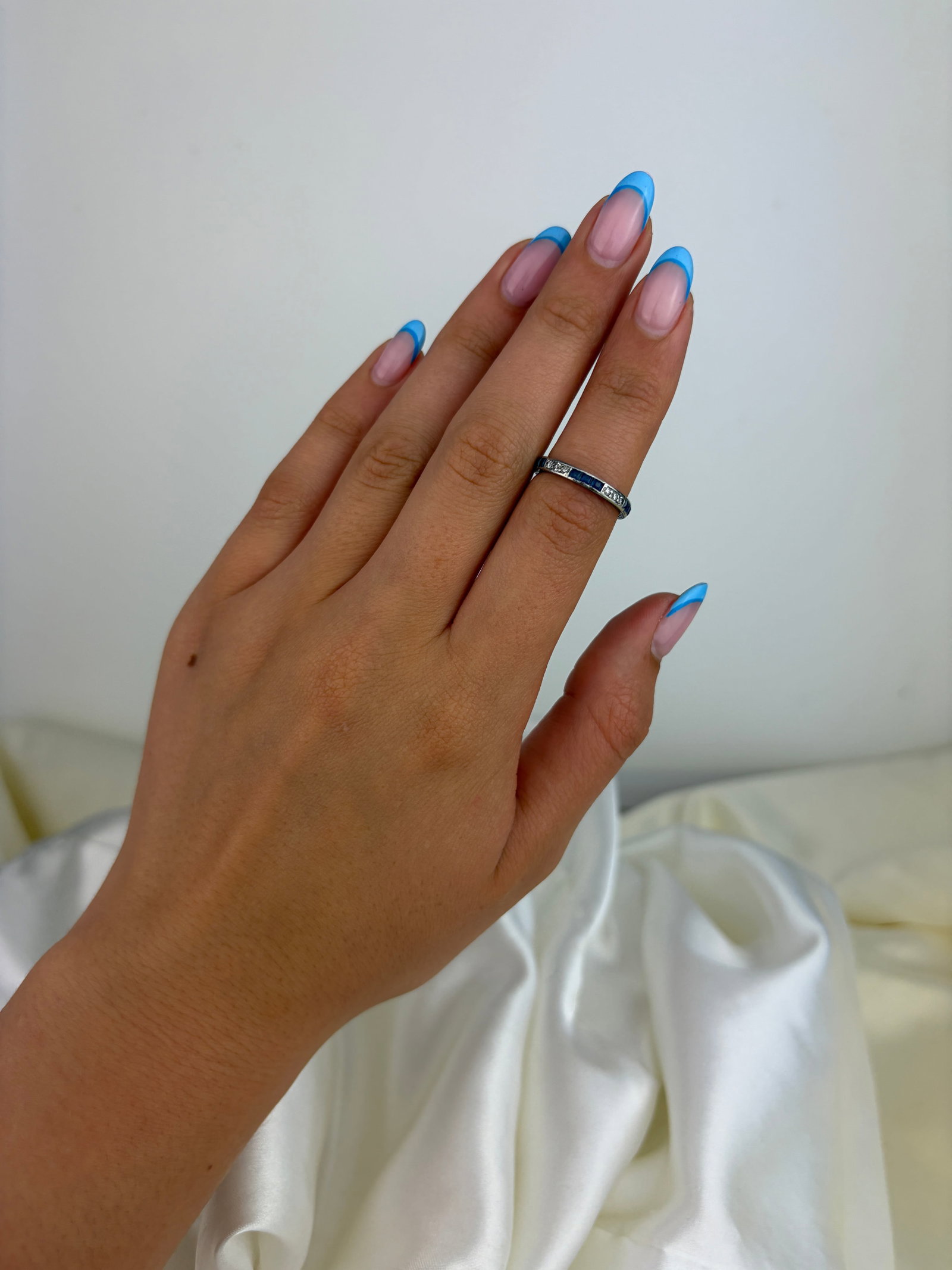 LOVELY ART DECO SAPPHIRE AND DIAMOND FULL ETERNITY BAND RING - 7