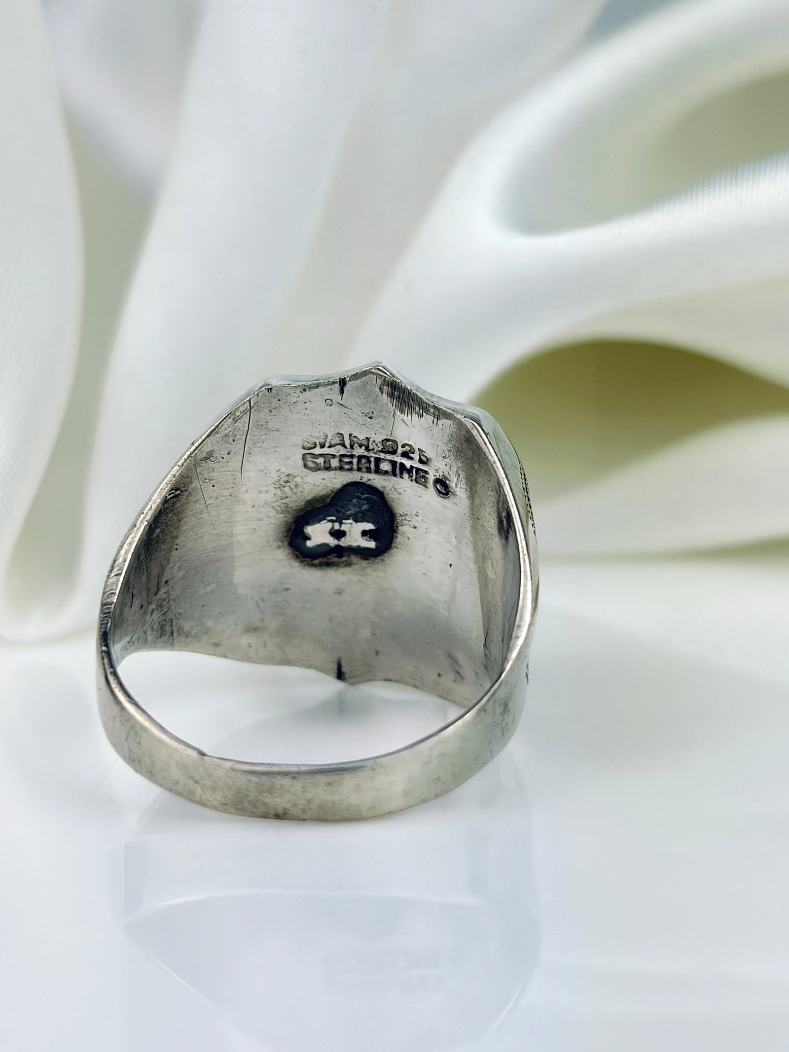 VINTAGE HEMATITE STERLING SILVER SIAM DANCER STATEMENT RING - 3